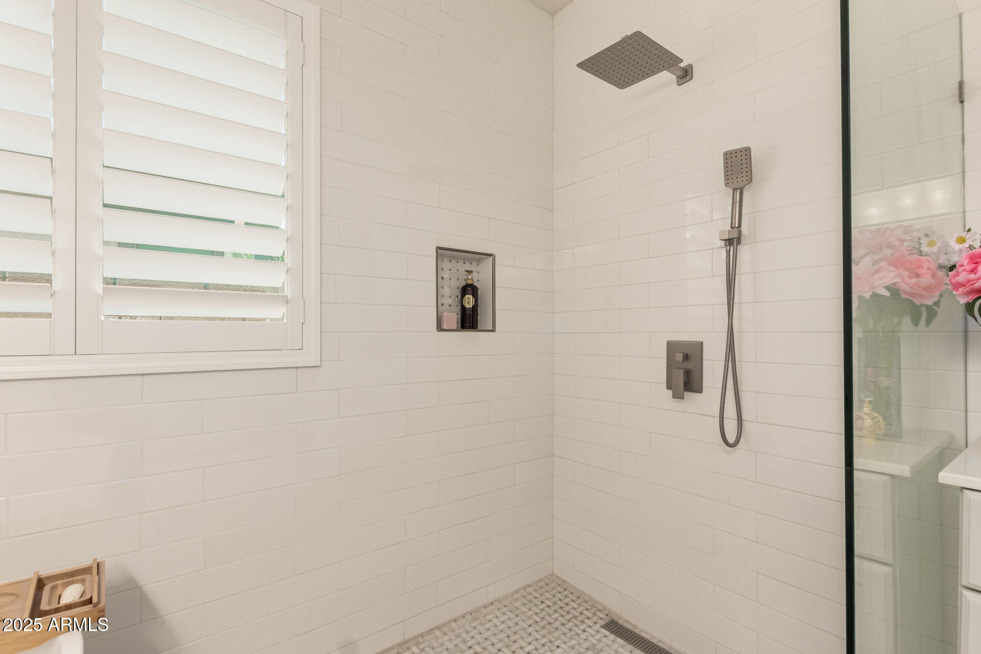 3428 E RAVENSWOOD Drive