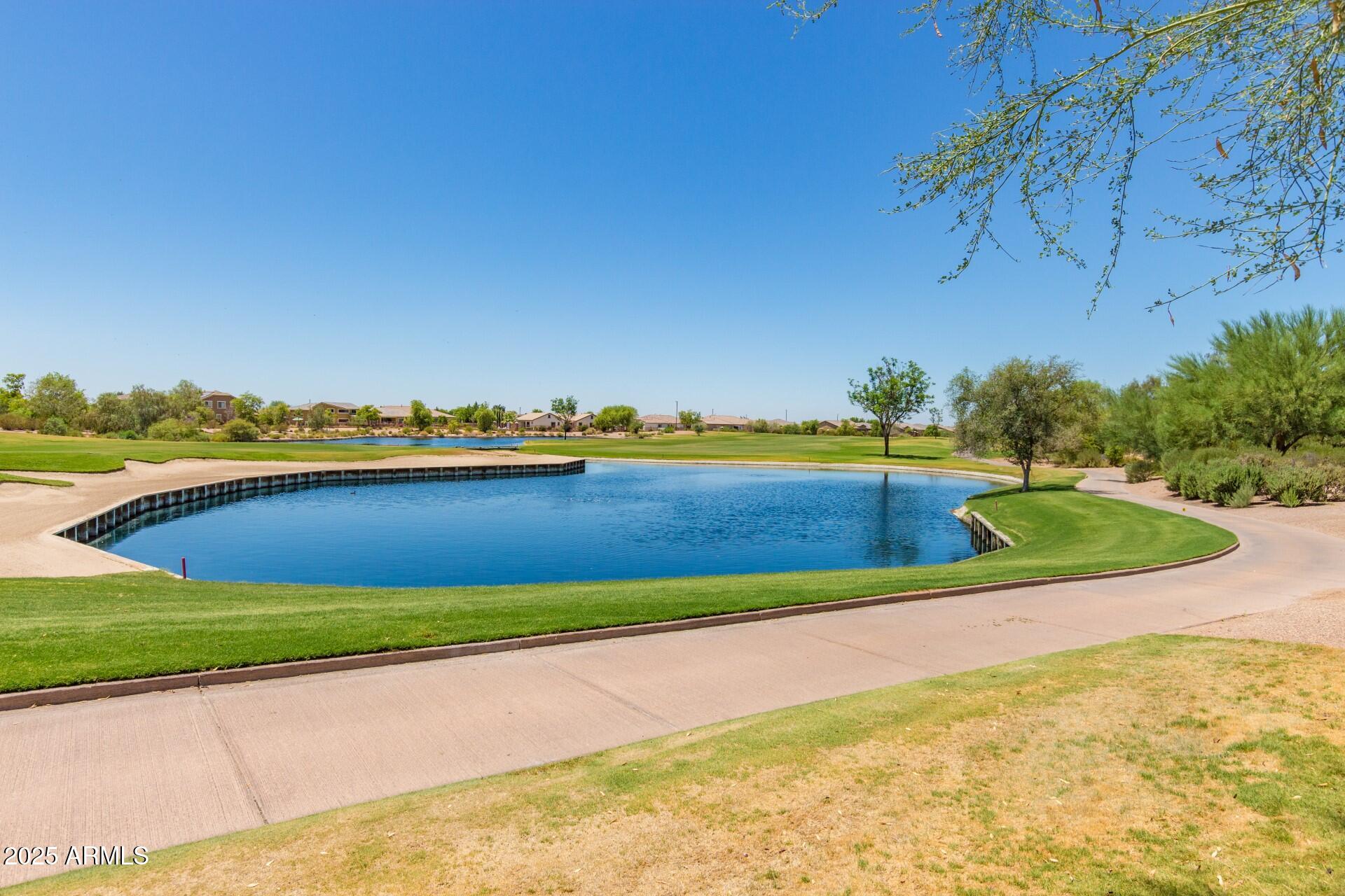 3428 E RAVENSWOOD Drive