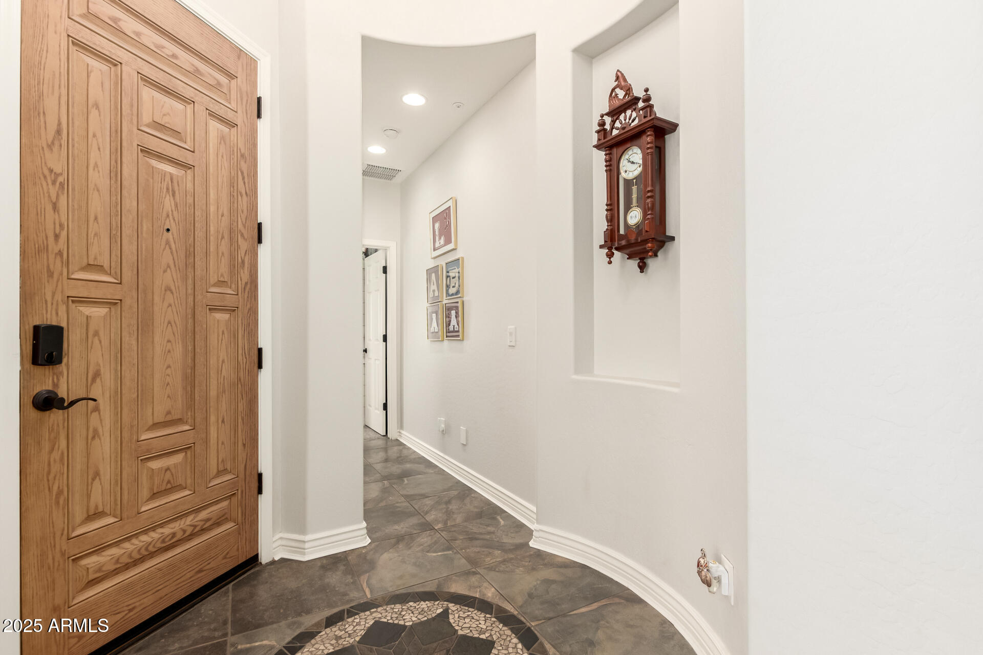 3428 E RAVENSWOOD Drive