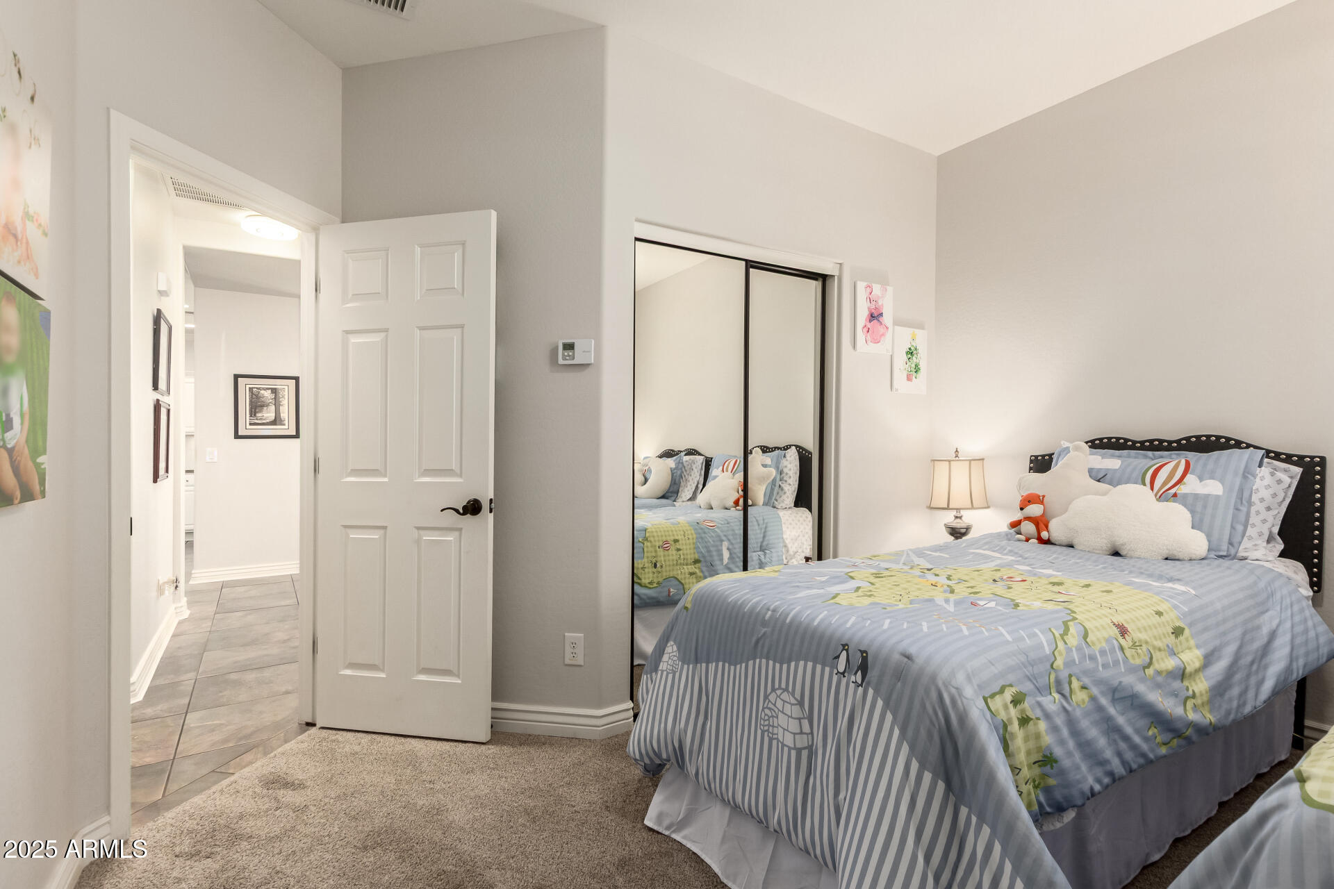 3428 E RAVENSWOOD Drive