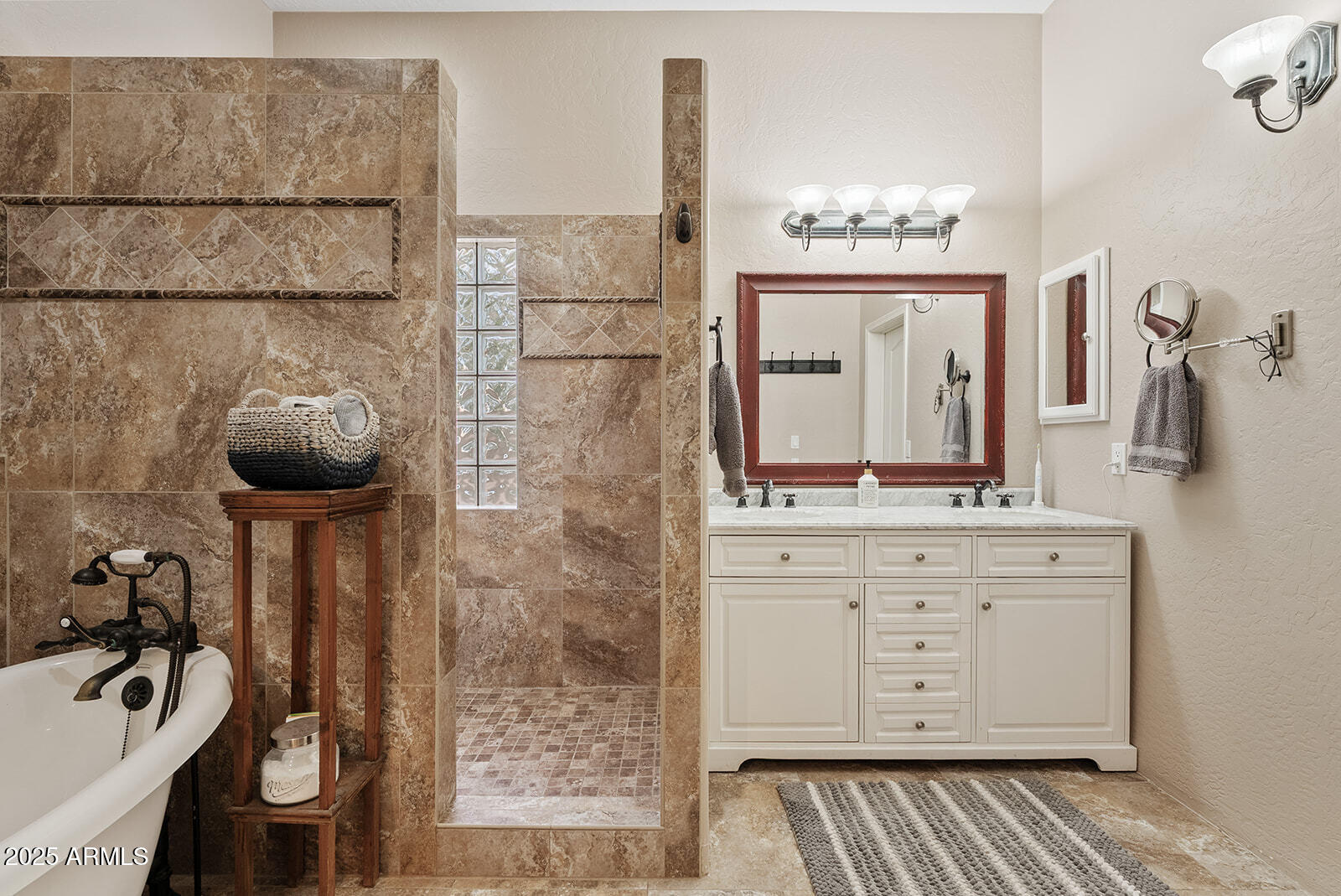 2615 E SAN CARLOS Way