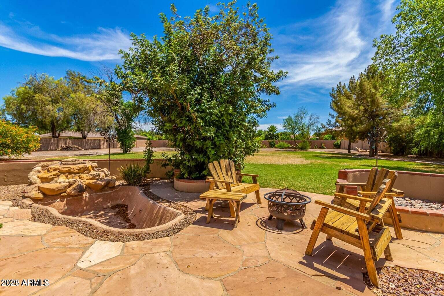 2615 E SAN CARLOS Way