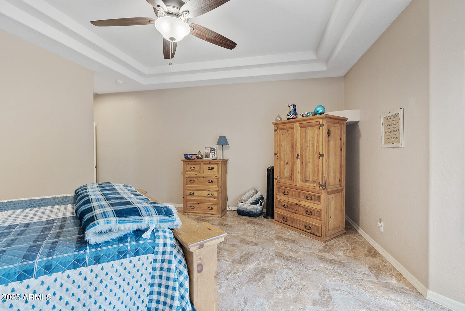 2615 E SAN CARLOS Way