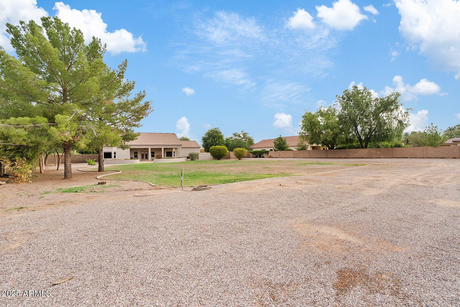 2615 E SAN CARLOS Way