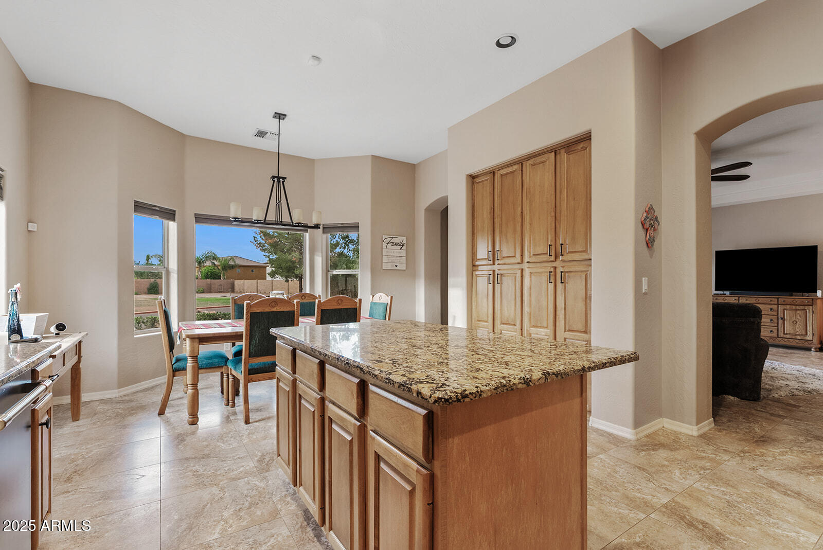 2615 E SAN CARLOS Way