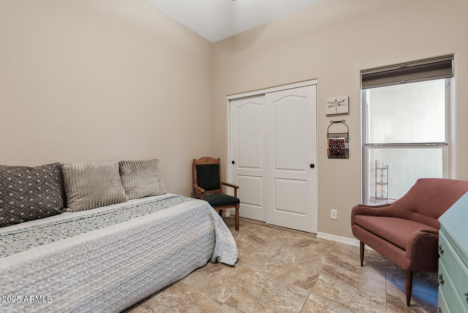 2615 E SAN CARLOS Way