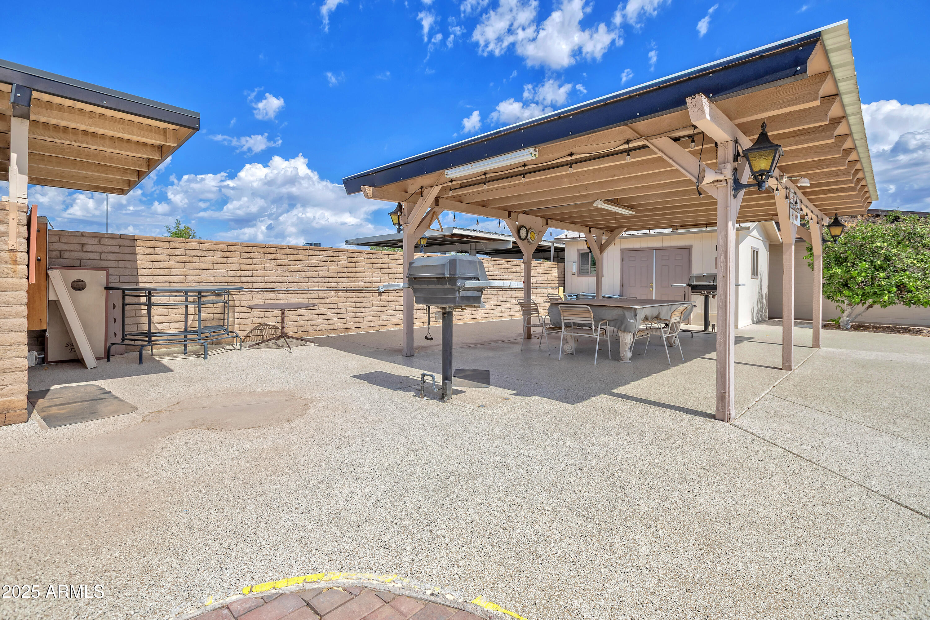 2416 E UNIVERSITY Drive, 4