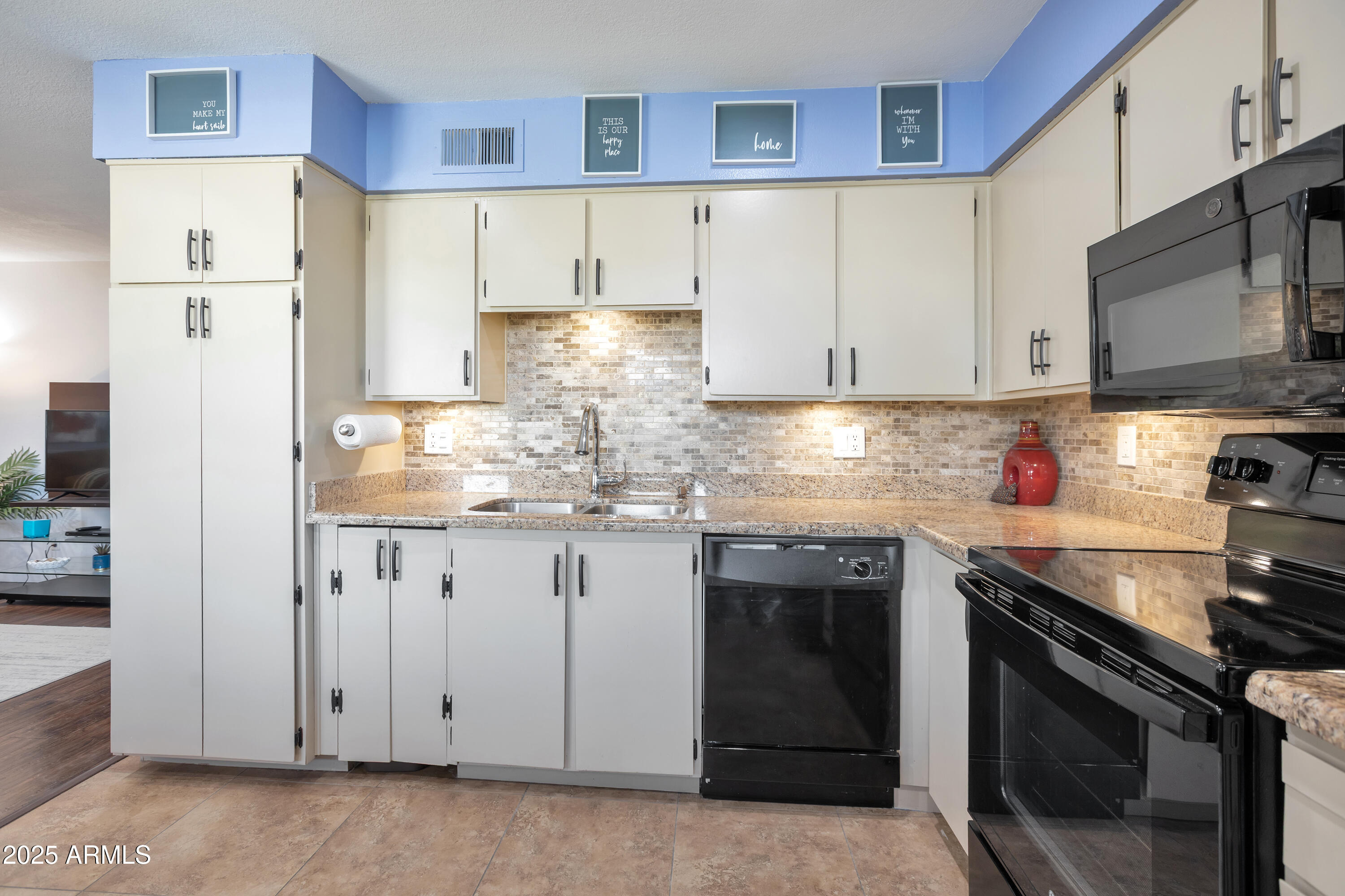 2416 E UNIVERSITY Drive, 4