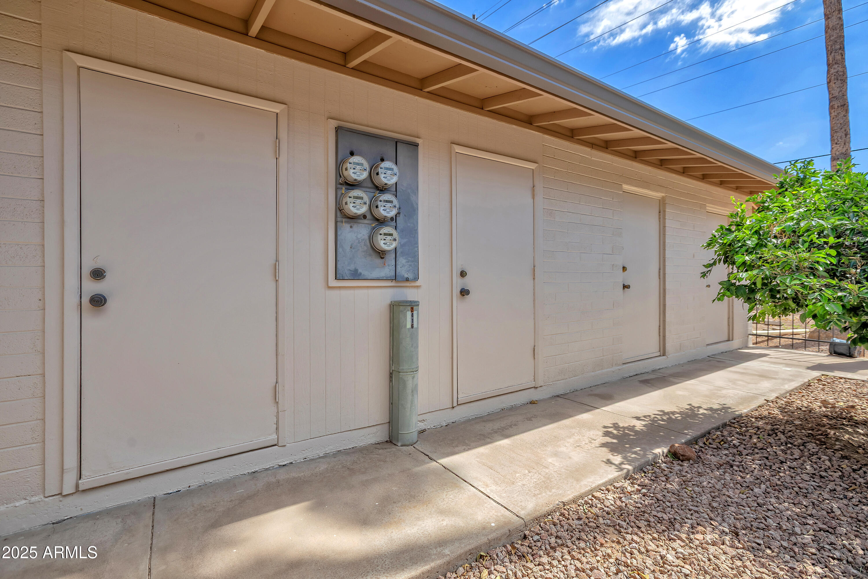 2416 E UNIVERSITY Drive, 4