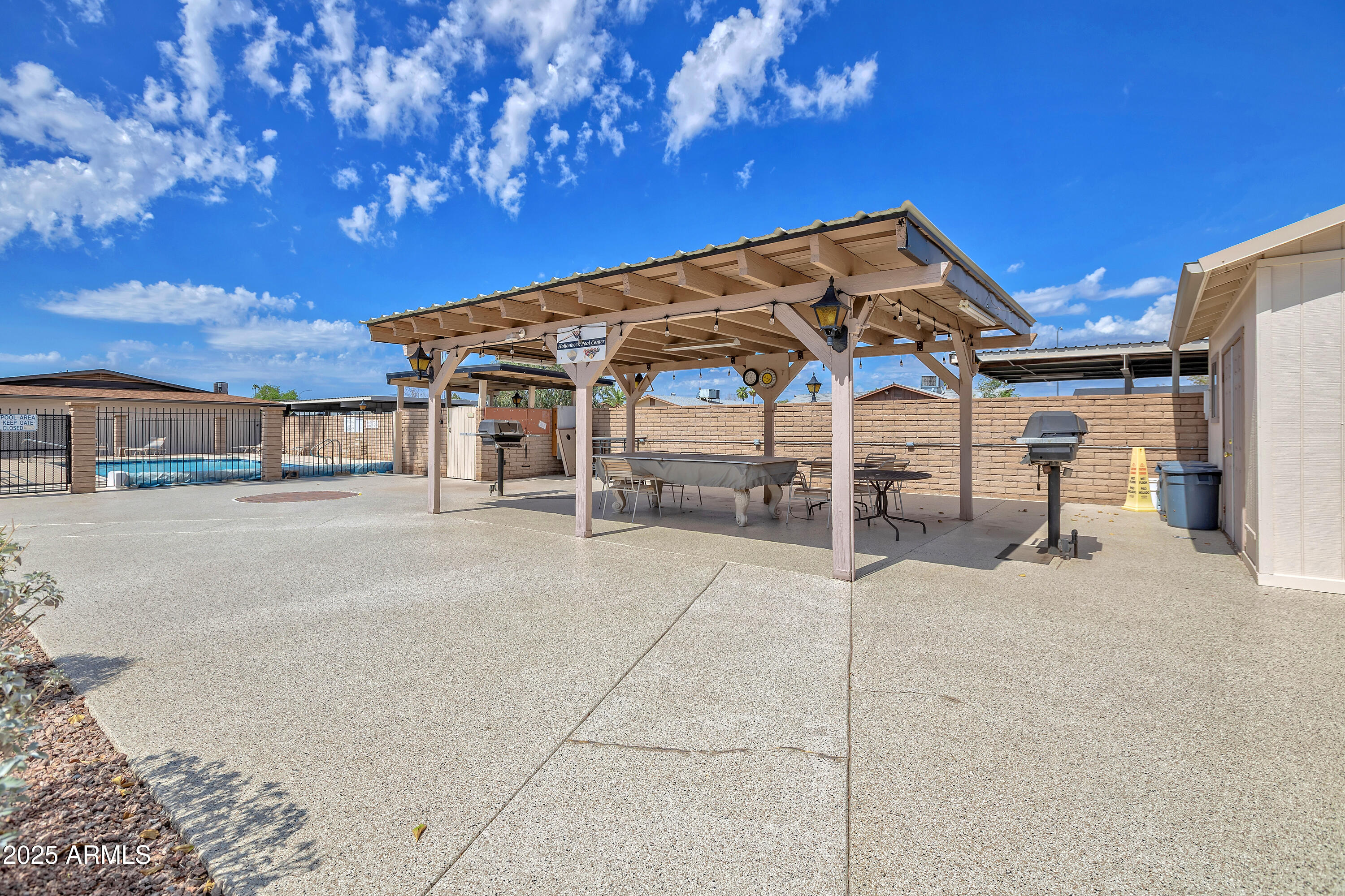 2416 E UNIVERSITY Drive, 4