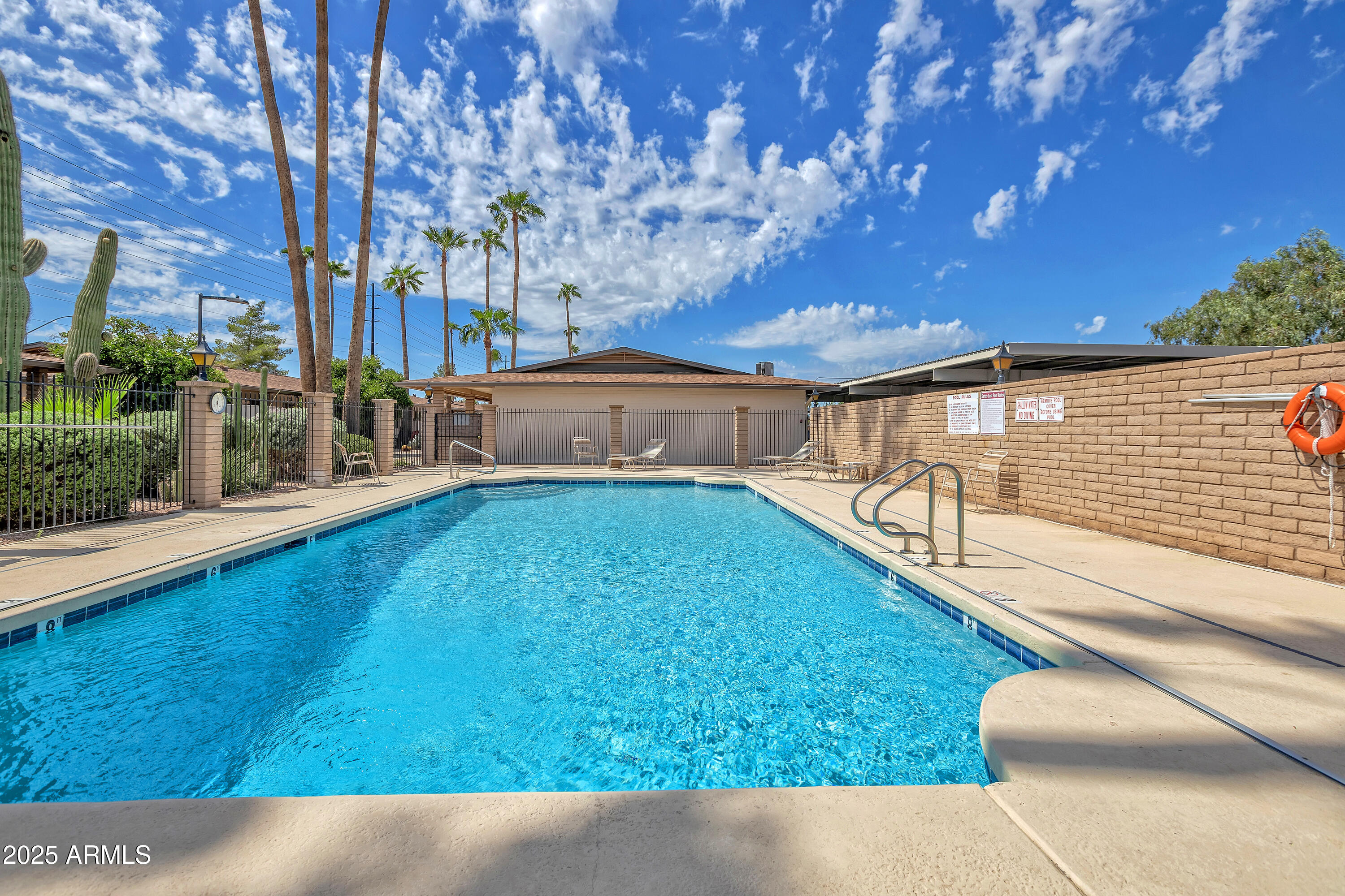 2416 E UNIVERSITY Drive, 4