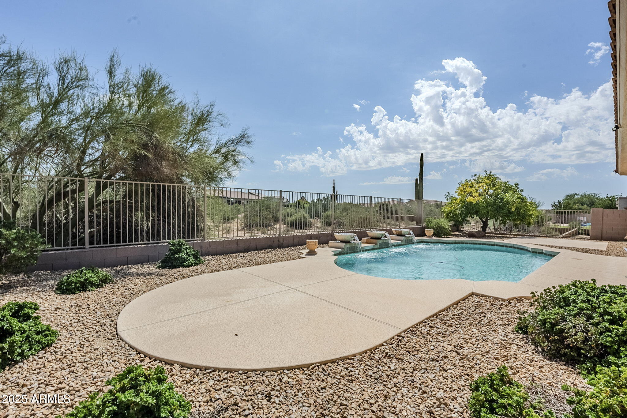 5501 E CALLE DEL SOL