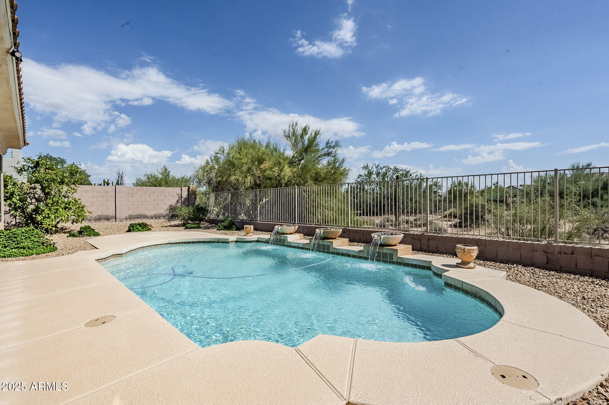 5501 E CALLE DEL SOL