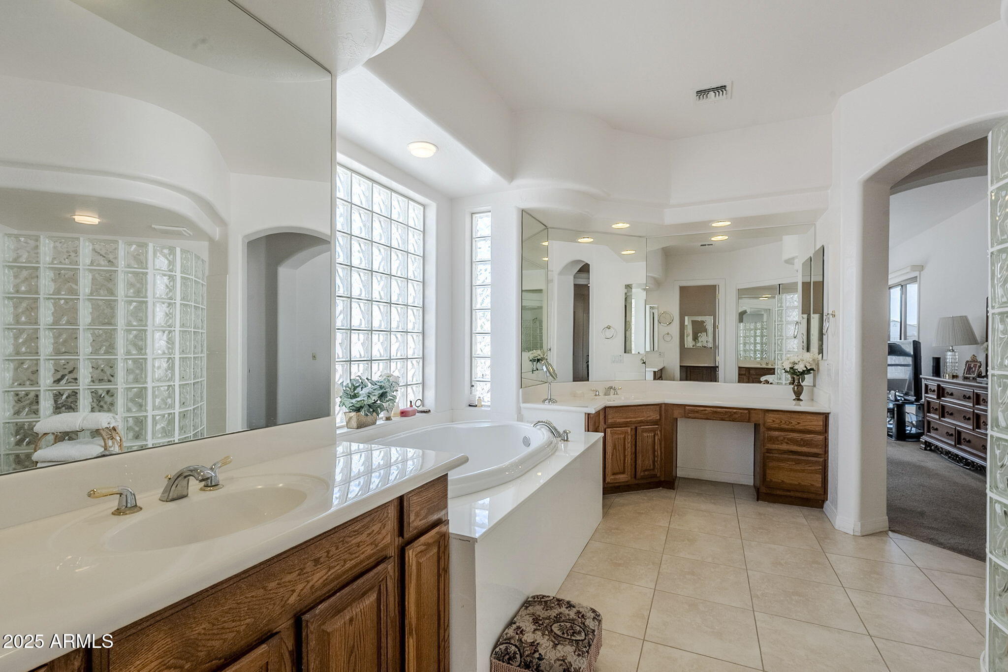 5501 E CALLE DEL SOL