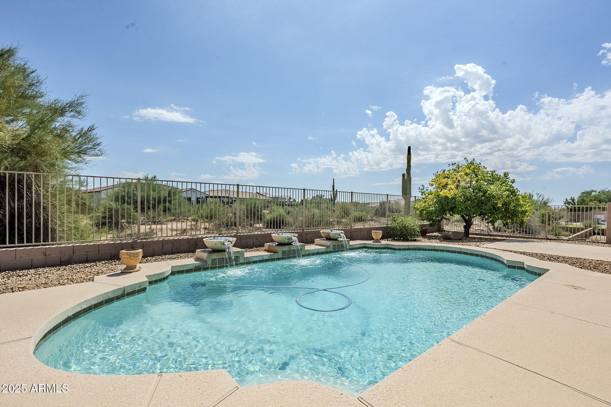 5501 E CALLE DEL SOL