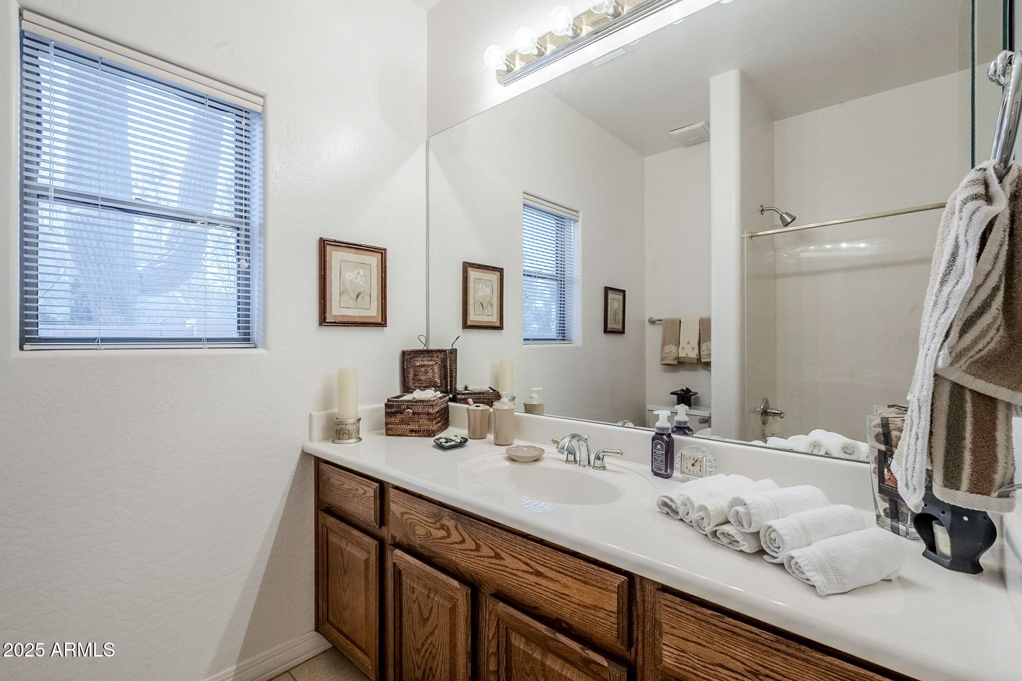 5501 E CALLE DEL SOL