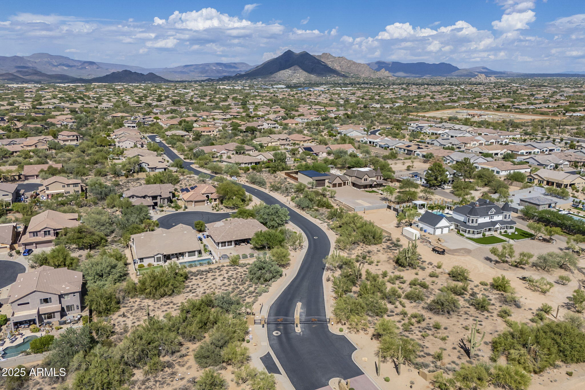 5501 E CALLE DEL SOL