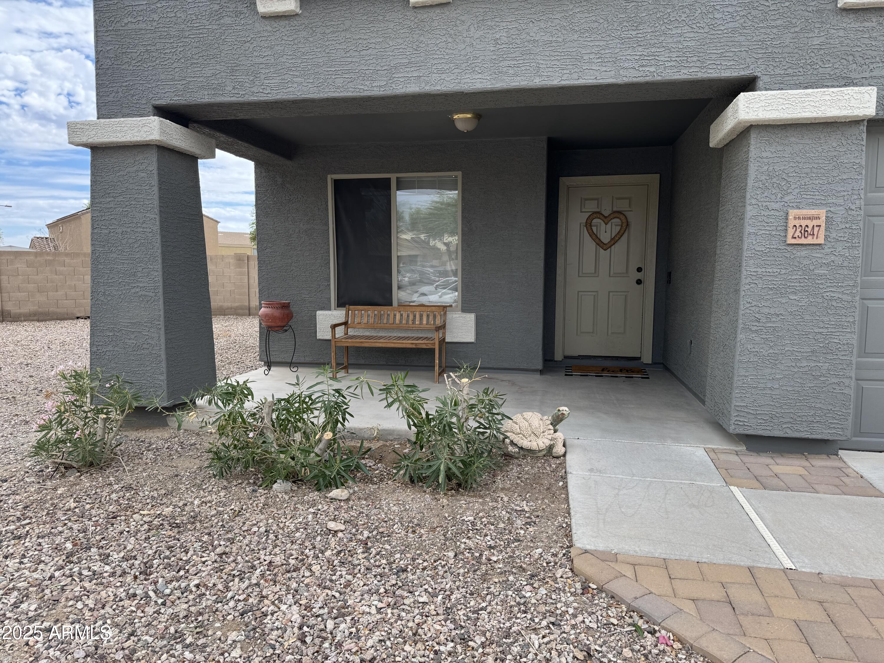 23647 W CHAMBERS Street