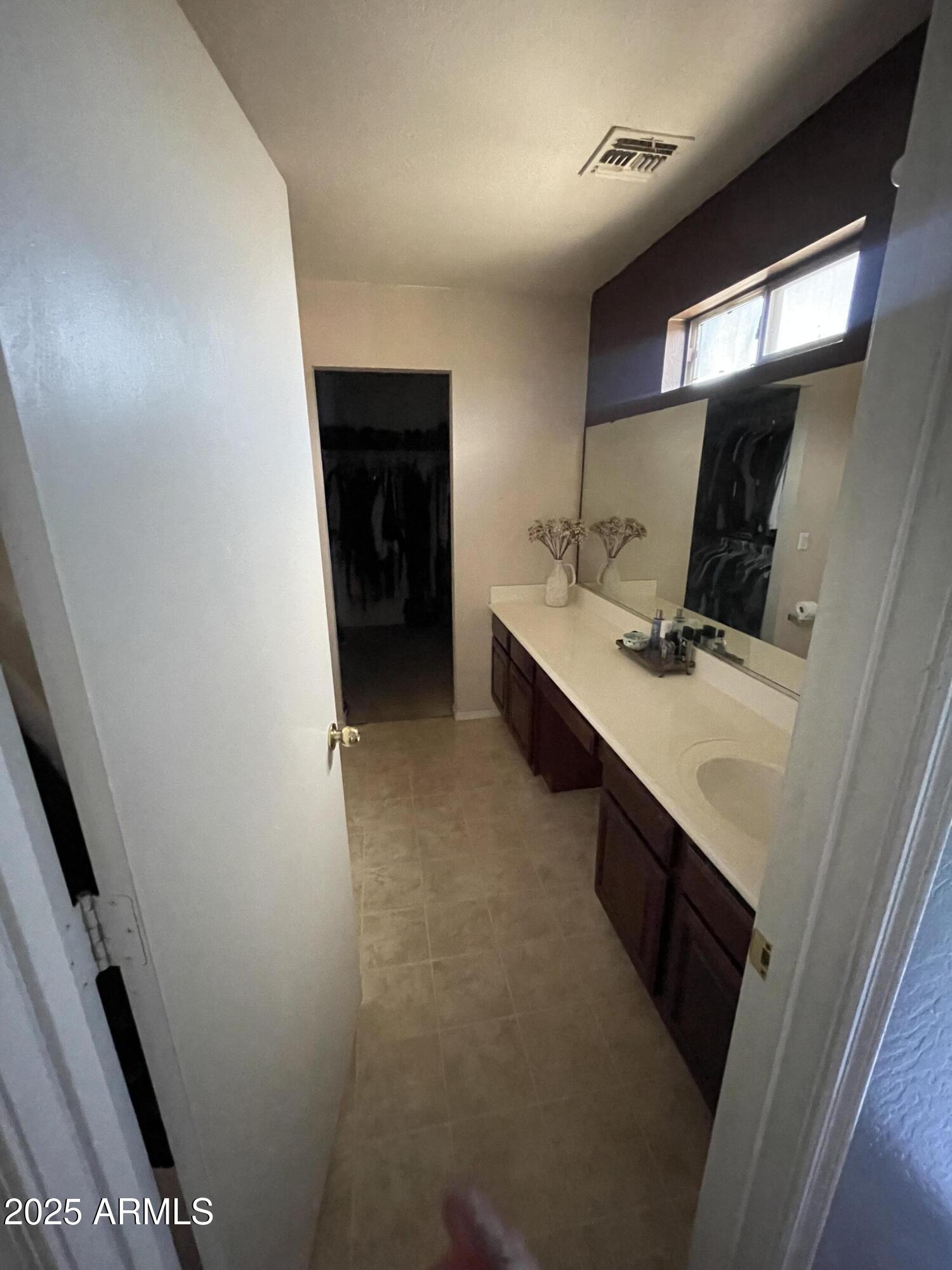 23647 W CHAMBERS Street