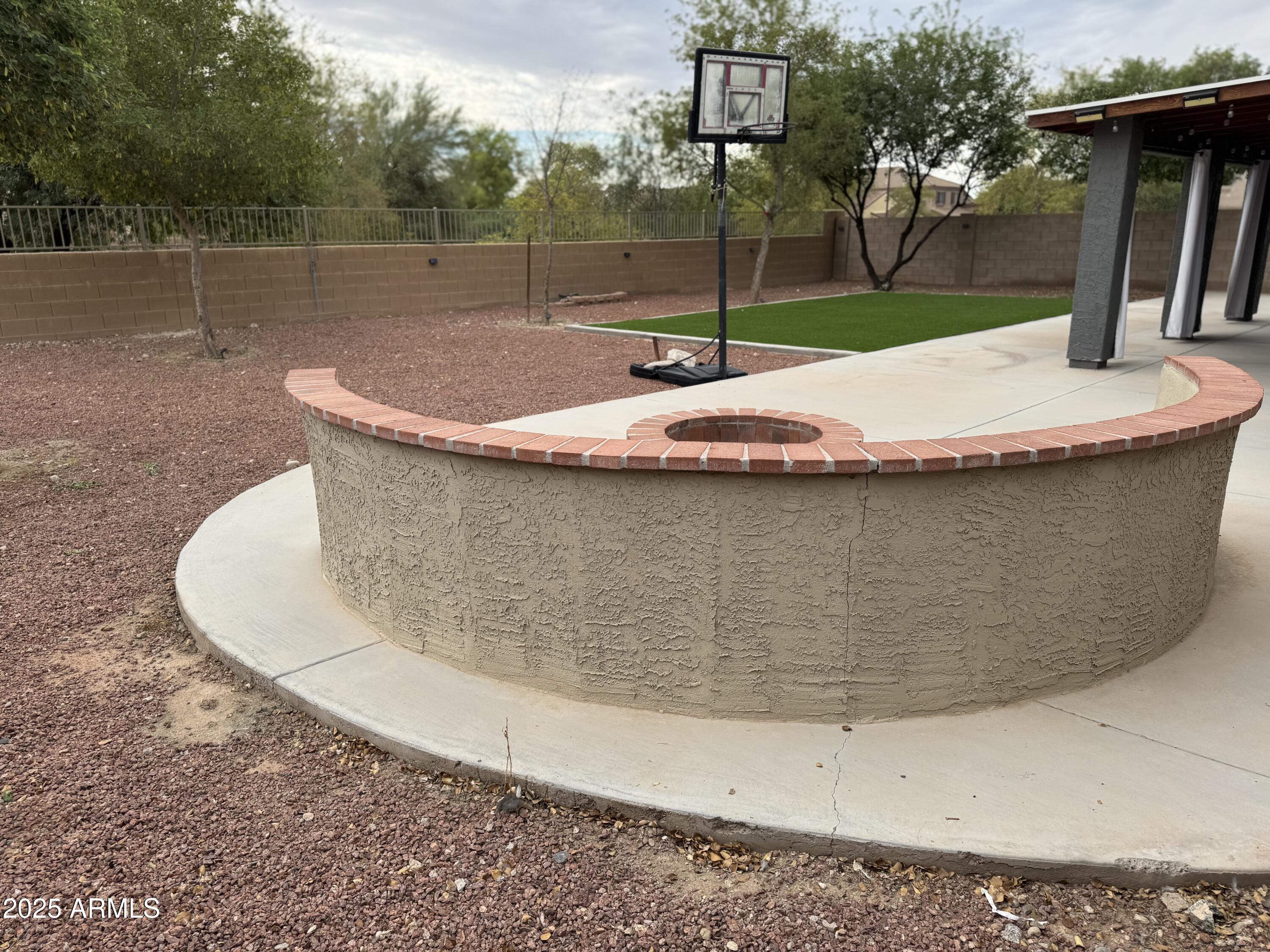 23647 W CHAMBERS Street