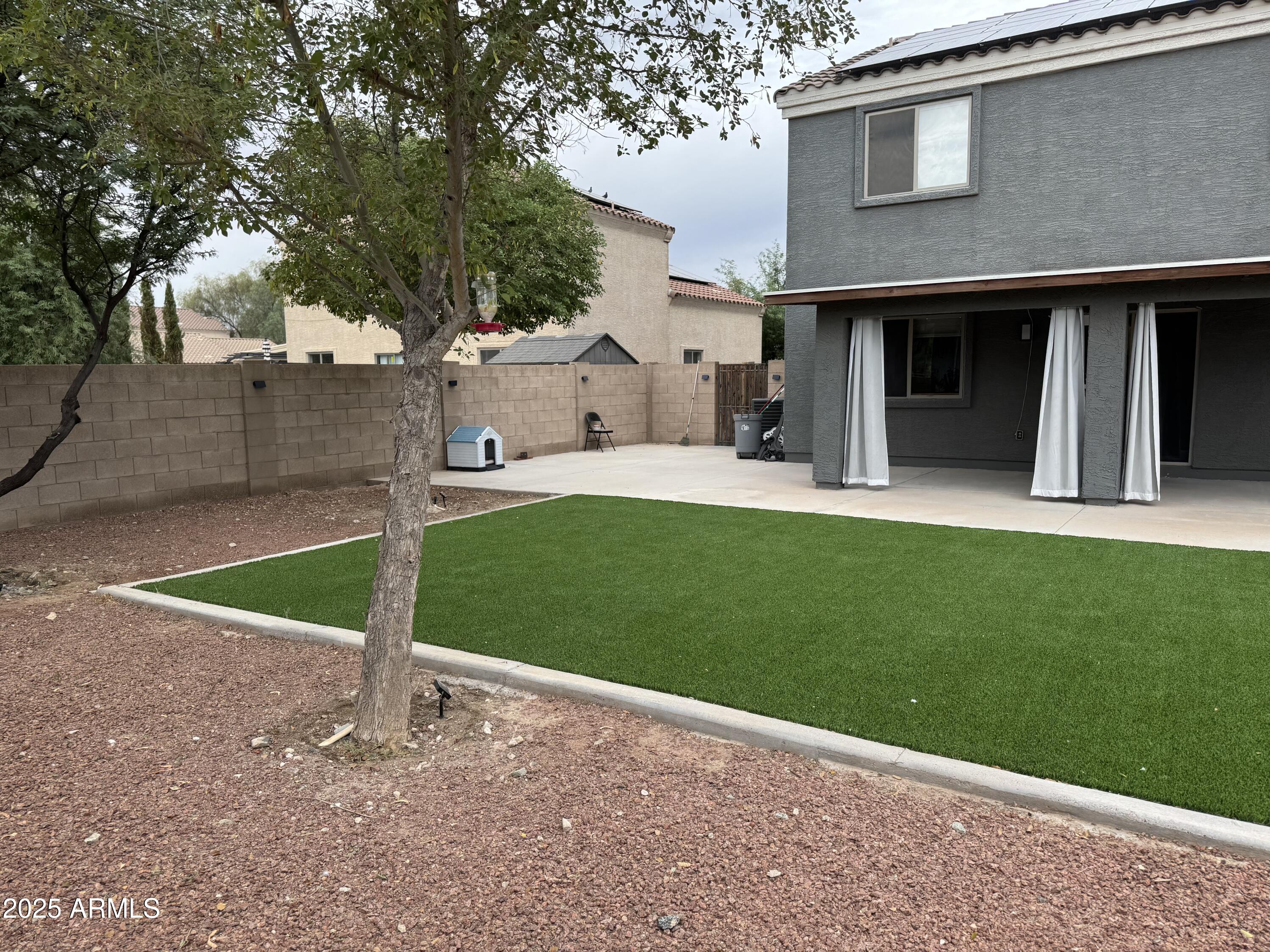 23647 W CHAMBERS Street