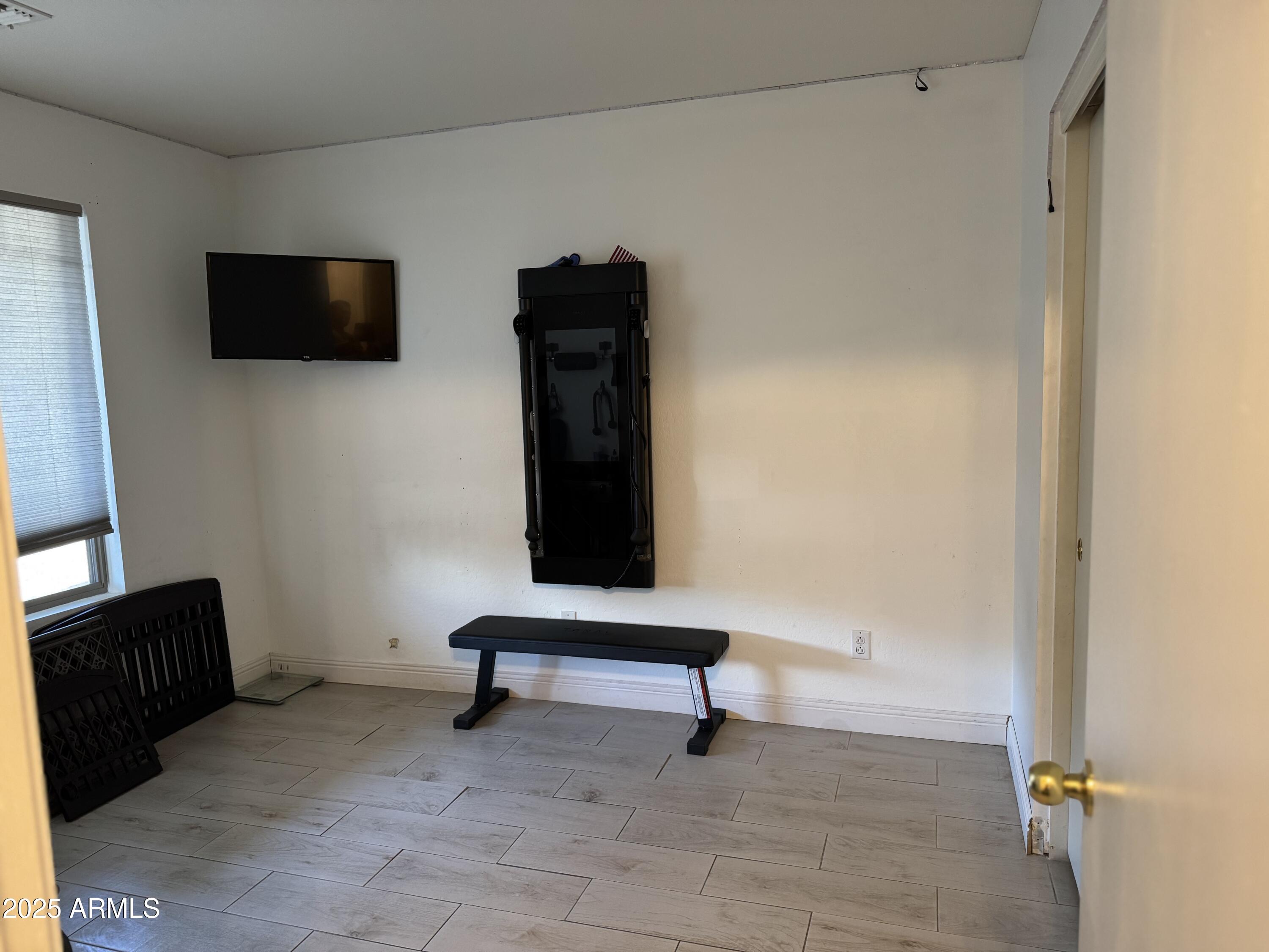 23647 W CHAMBERS Street