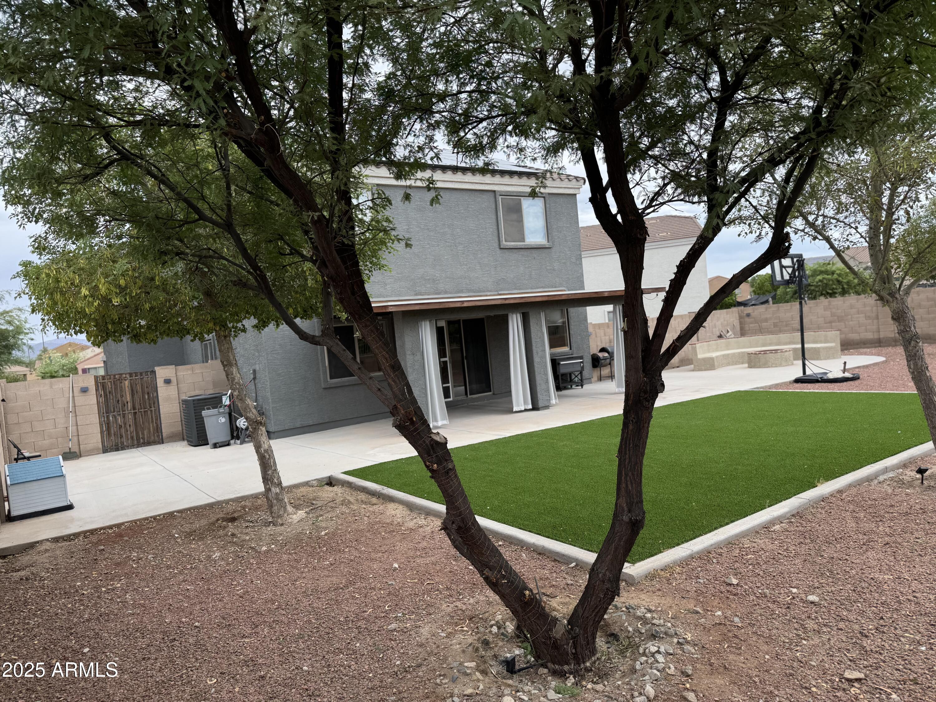 23647 W CHAMBERS Street