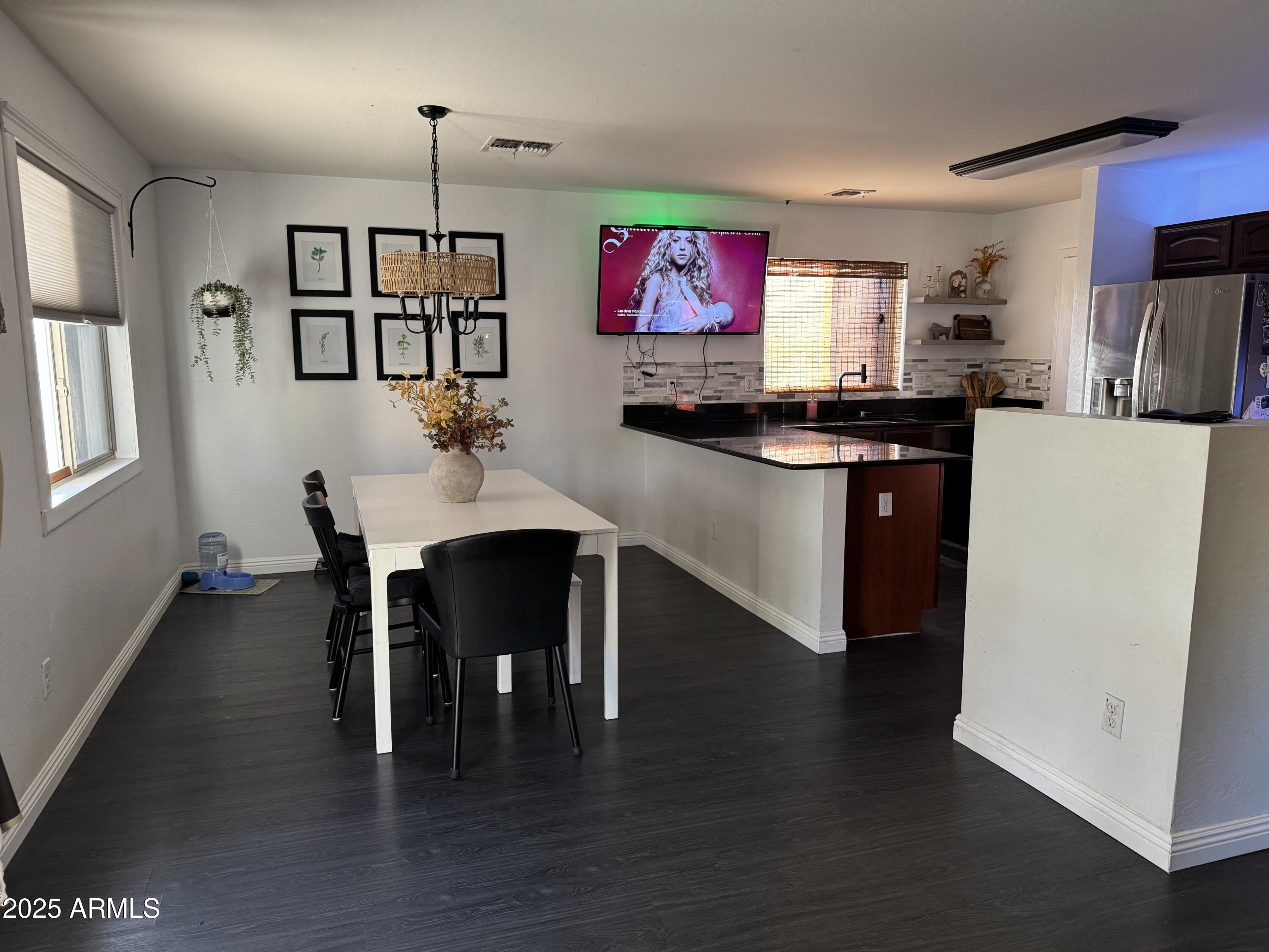 23647 W CHAMBERS Street