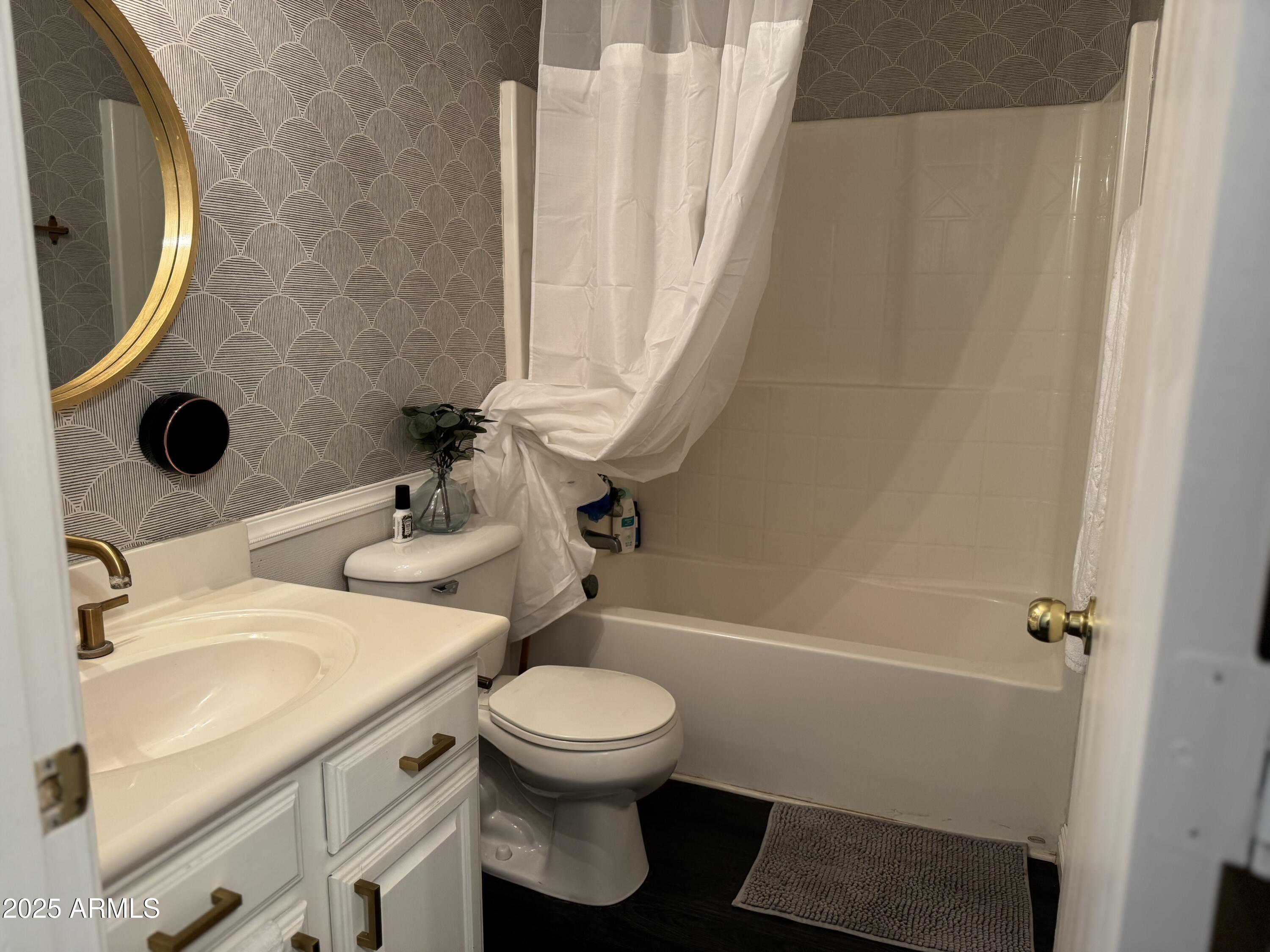 23647 W CHAMBERS Street