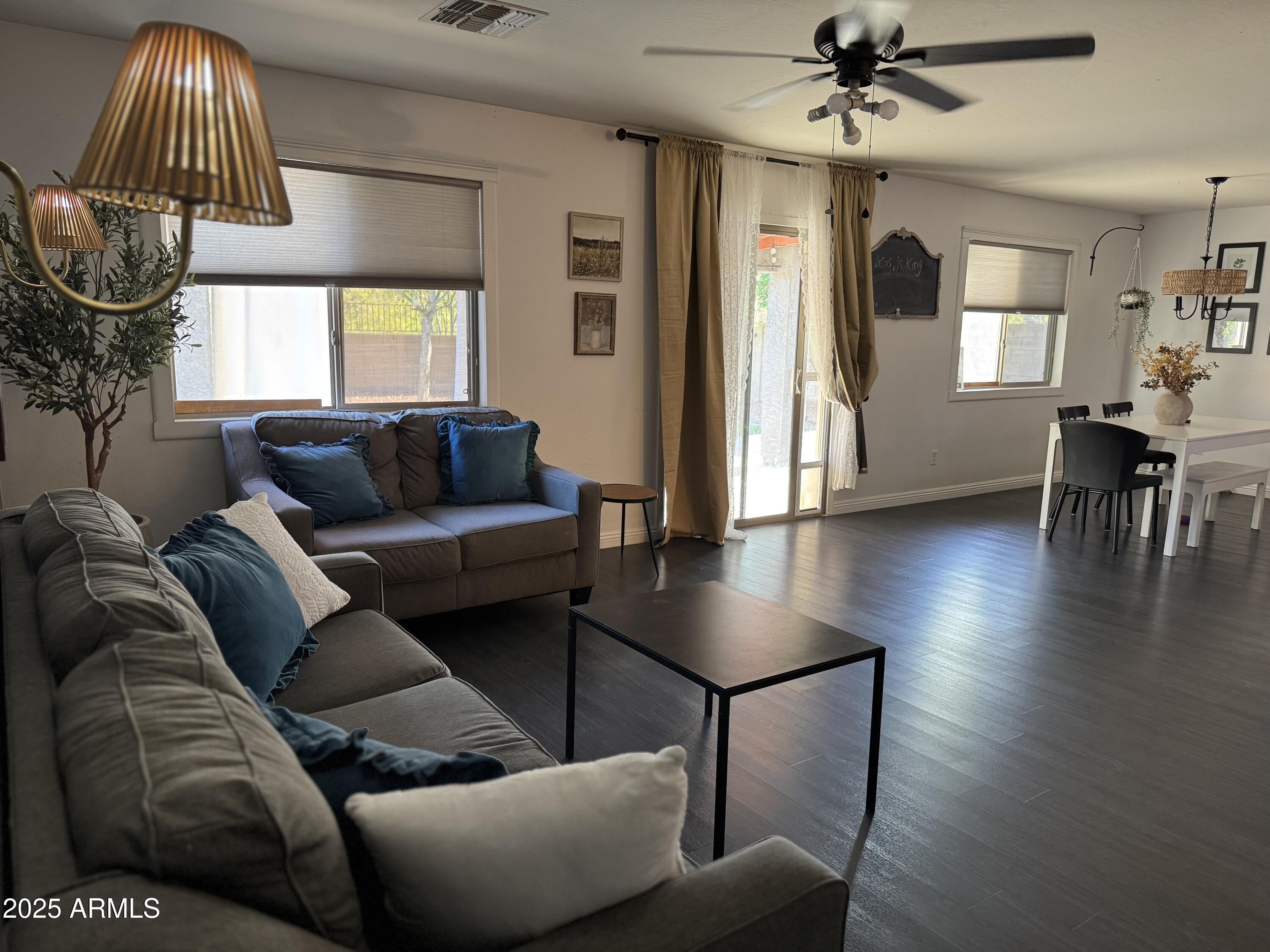 23647 W CHAMBERS Street