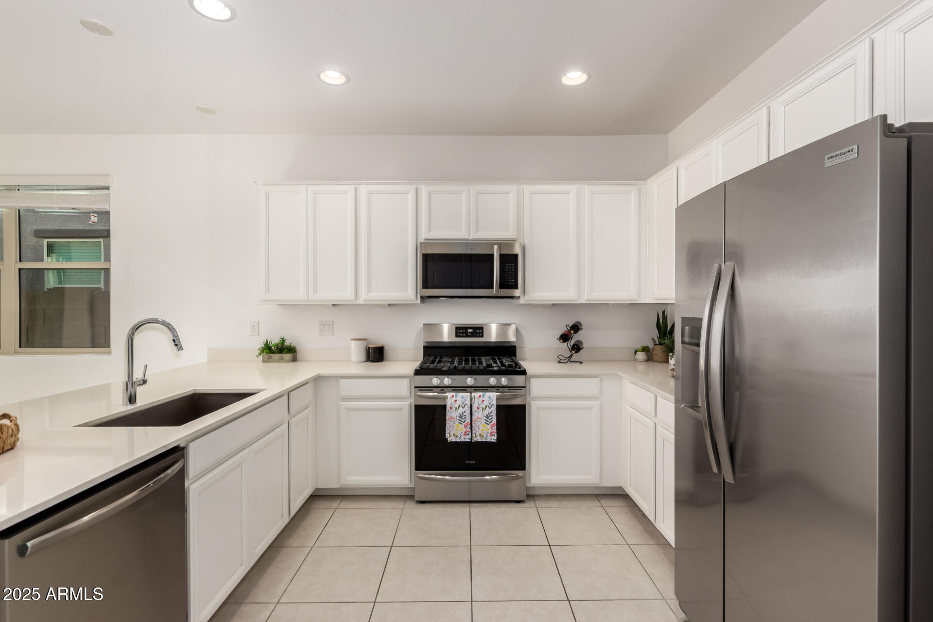 12521 W MORTEN Avenue