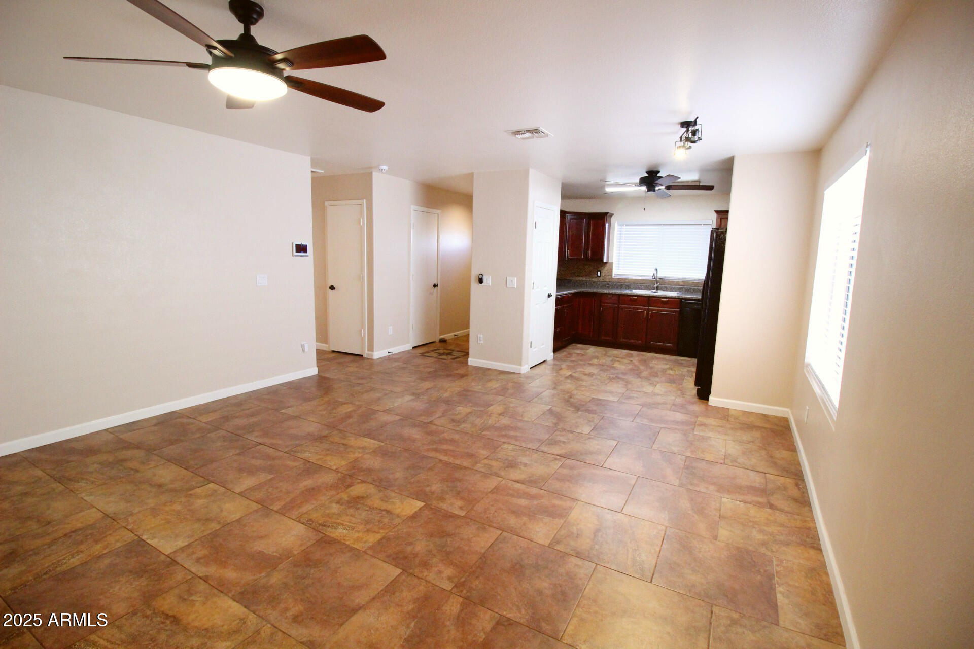 1507 W MESQUITE Avenue