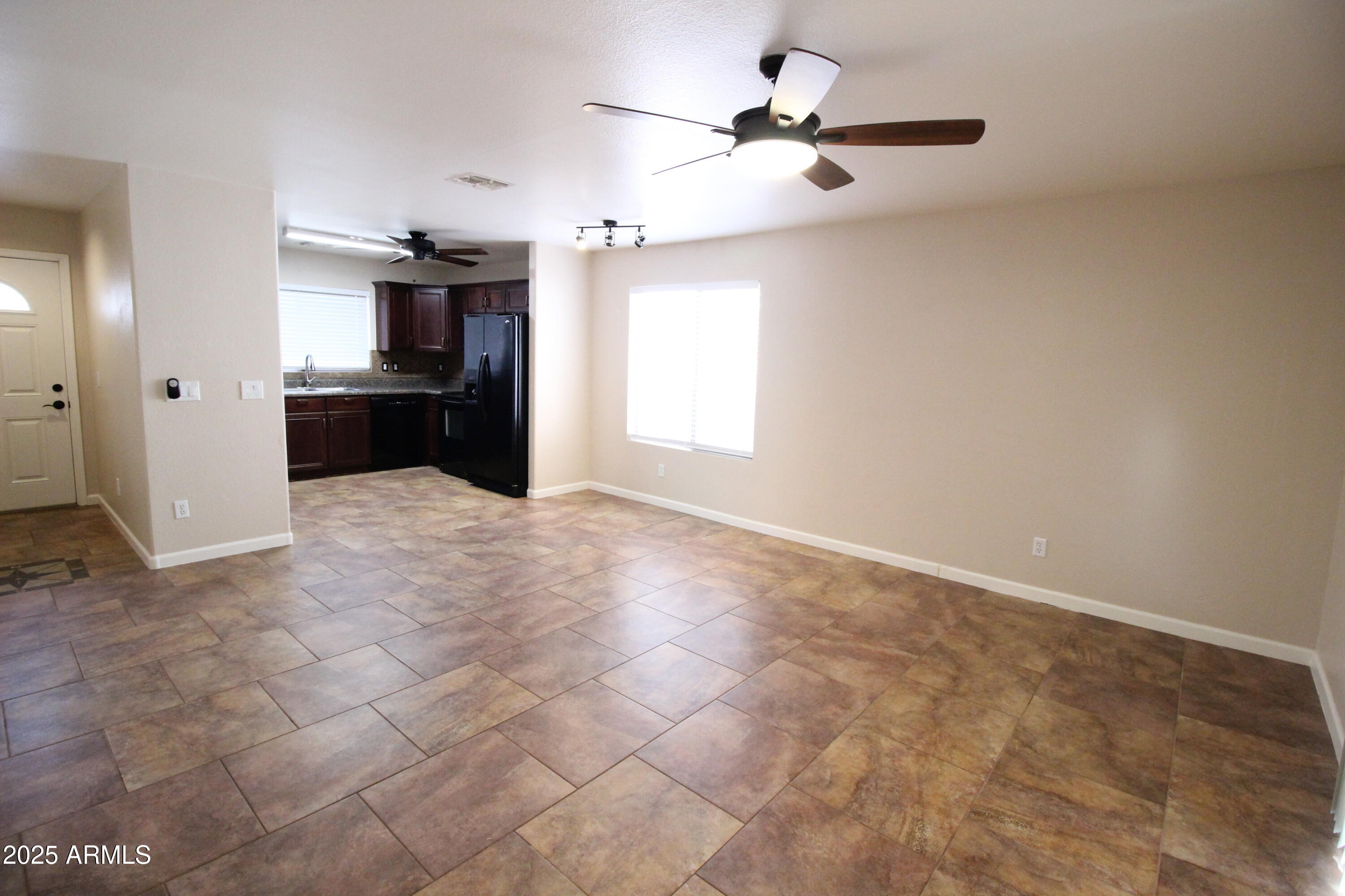 1507 W MESQUITE Avenue