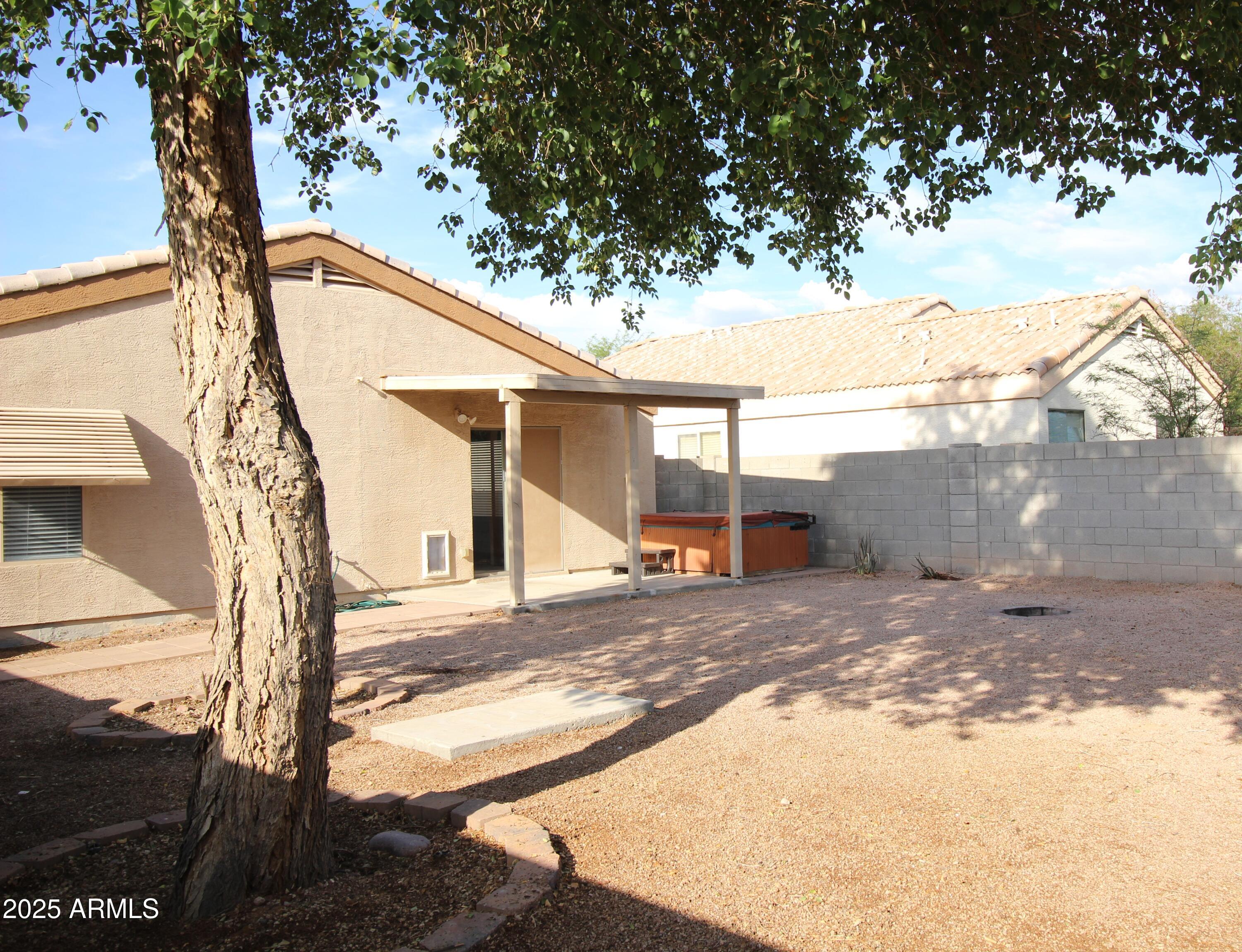 1507 W MESQUITE Avenue