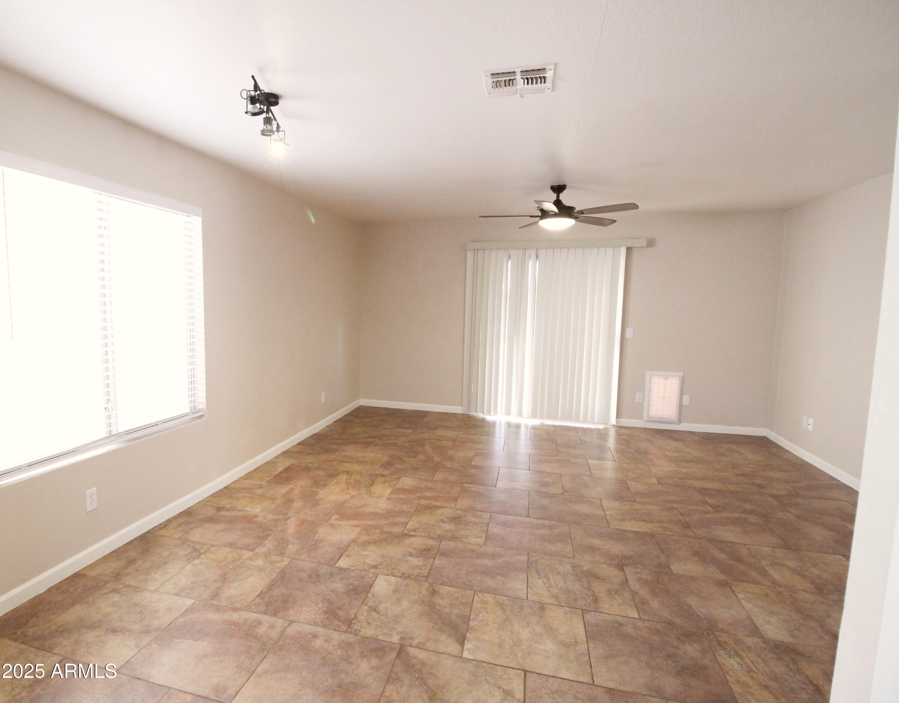 1507 W MESQUITE Avenue