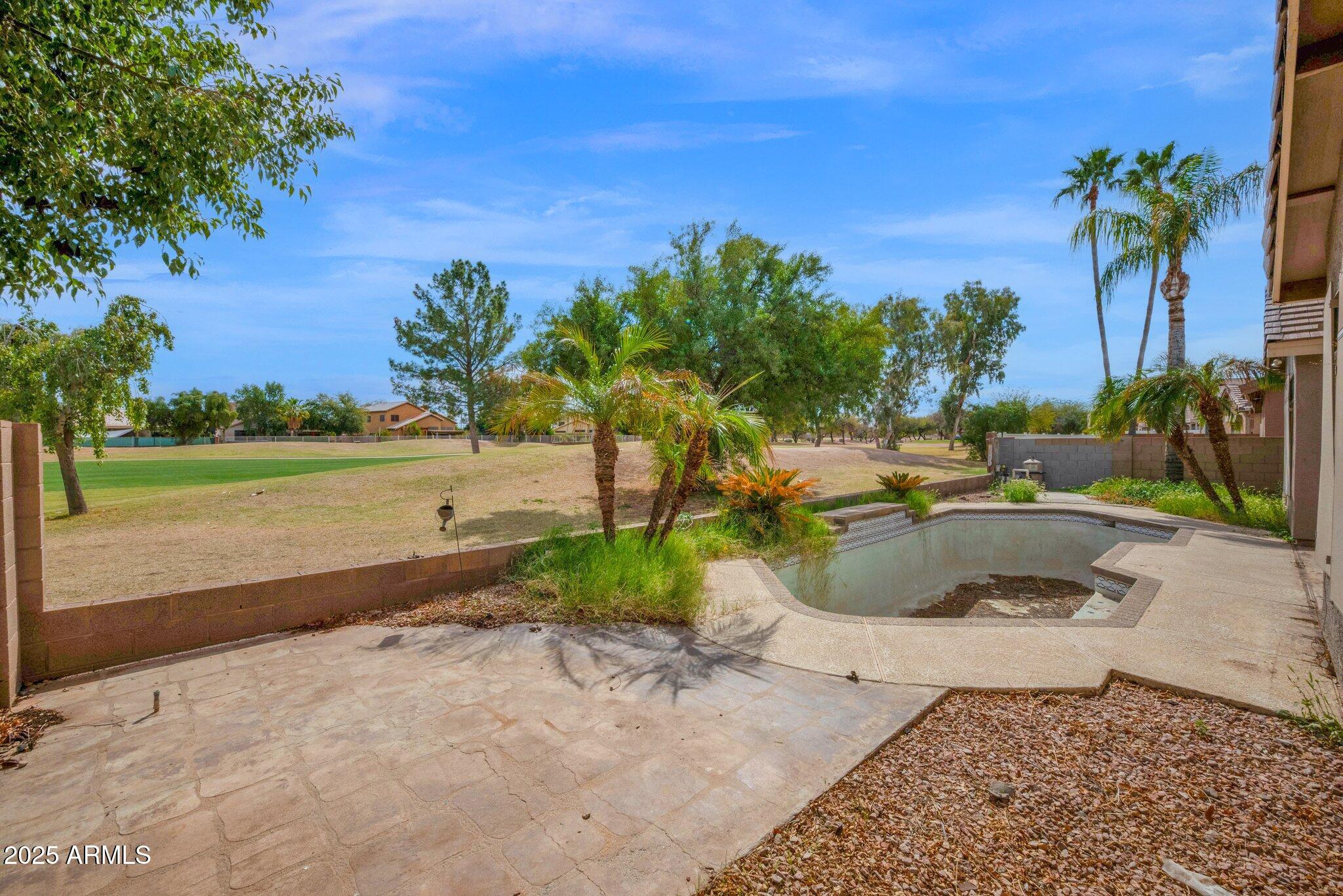 1079 S WESTERN SKIES Drive