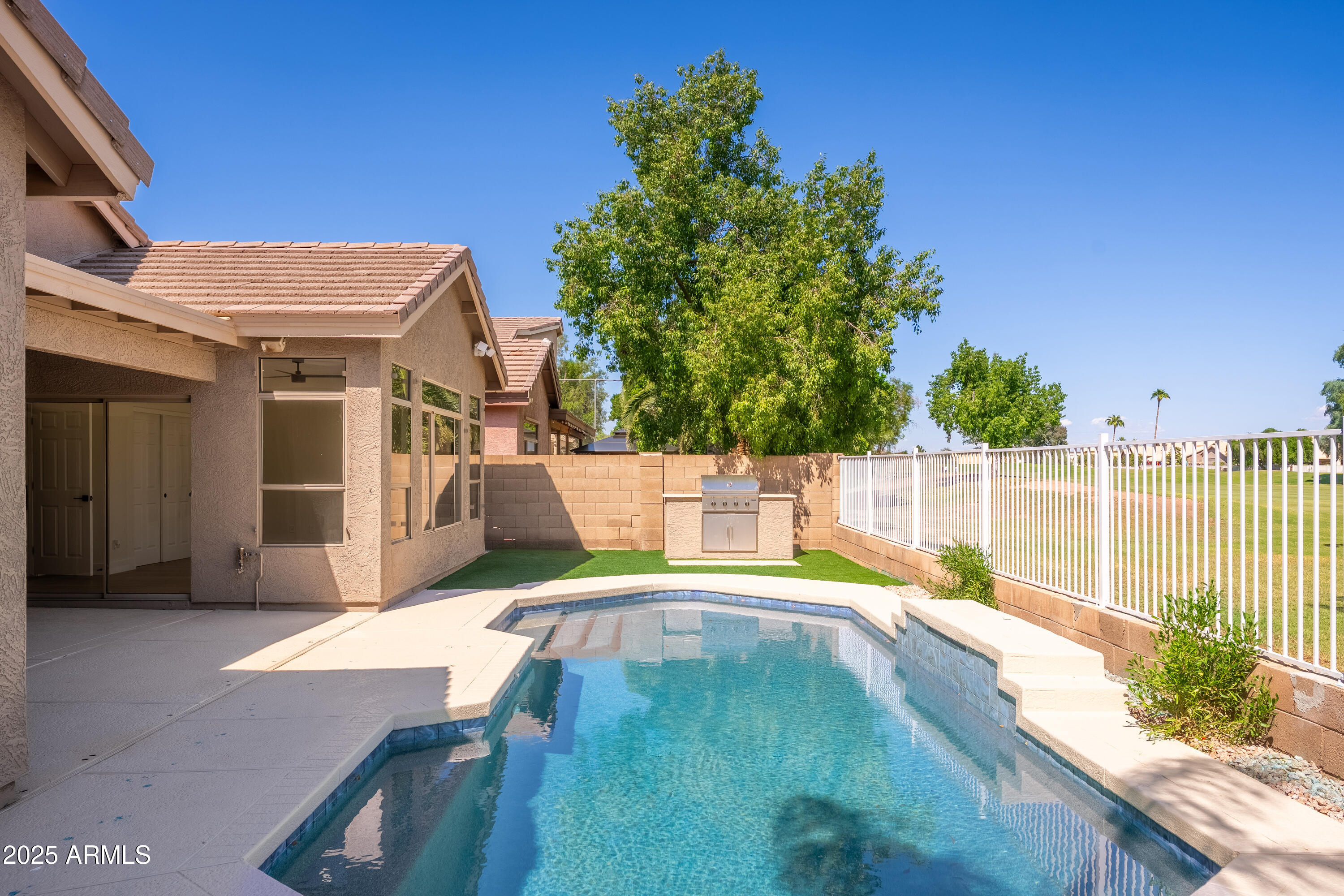1079 S WESTERN SKIES Drive