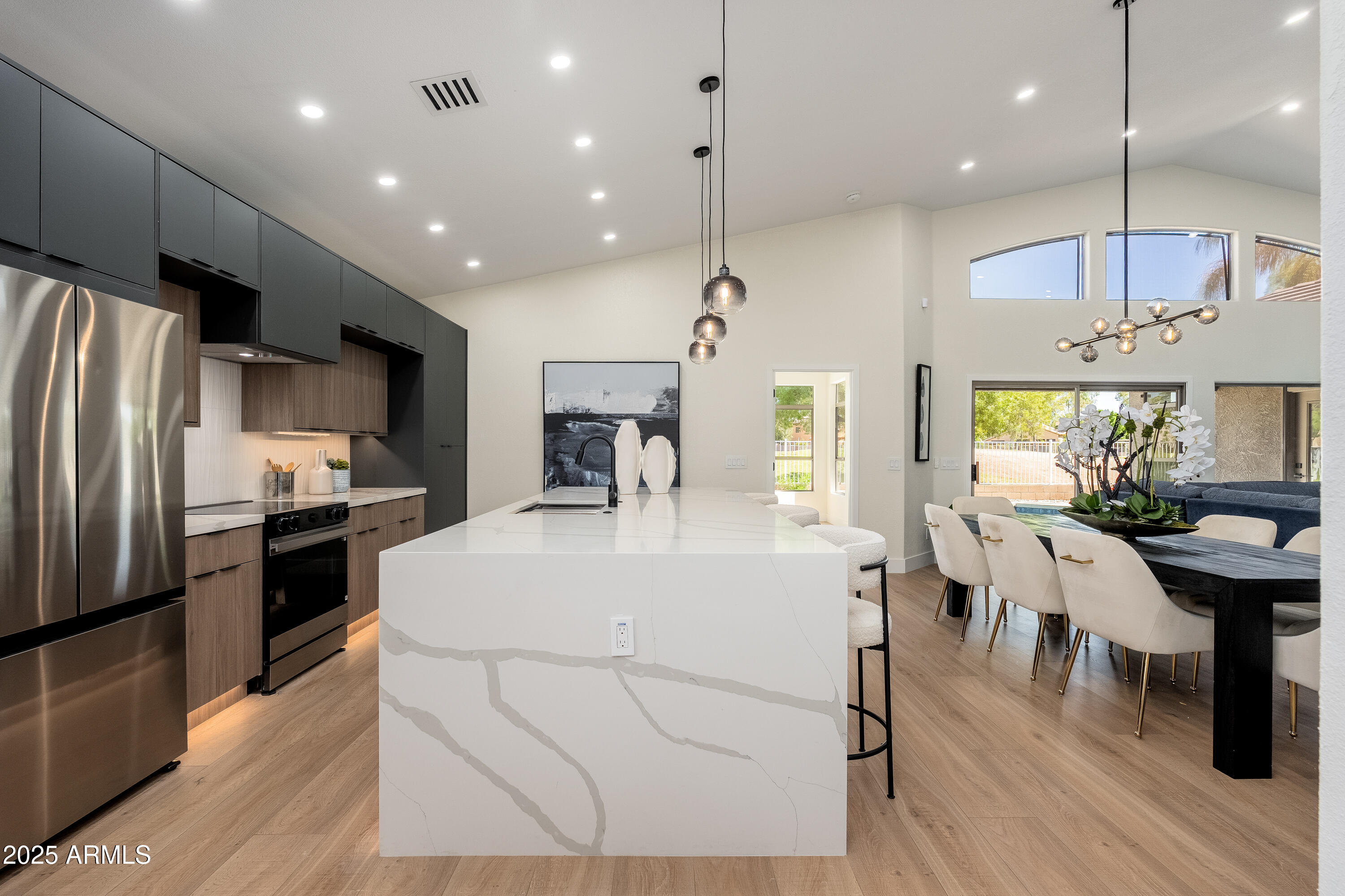 1079 S WESTERN SKIES Drive
