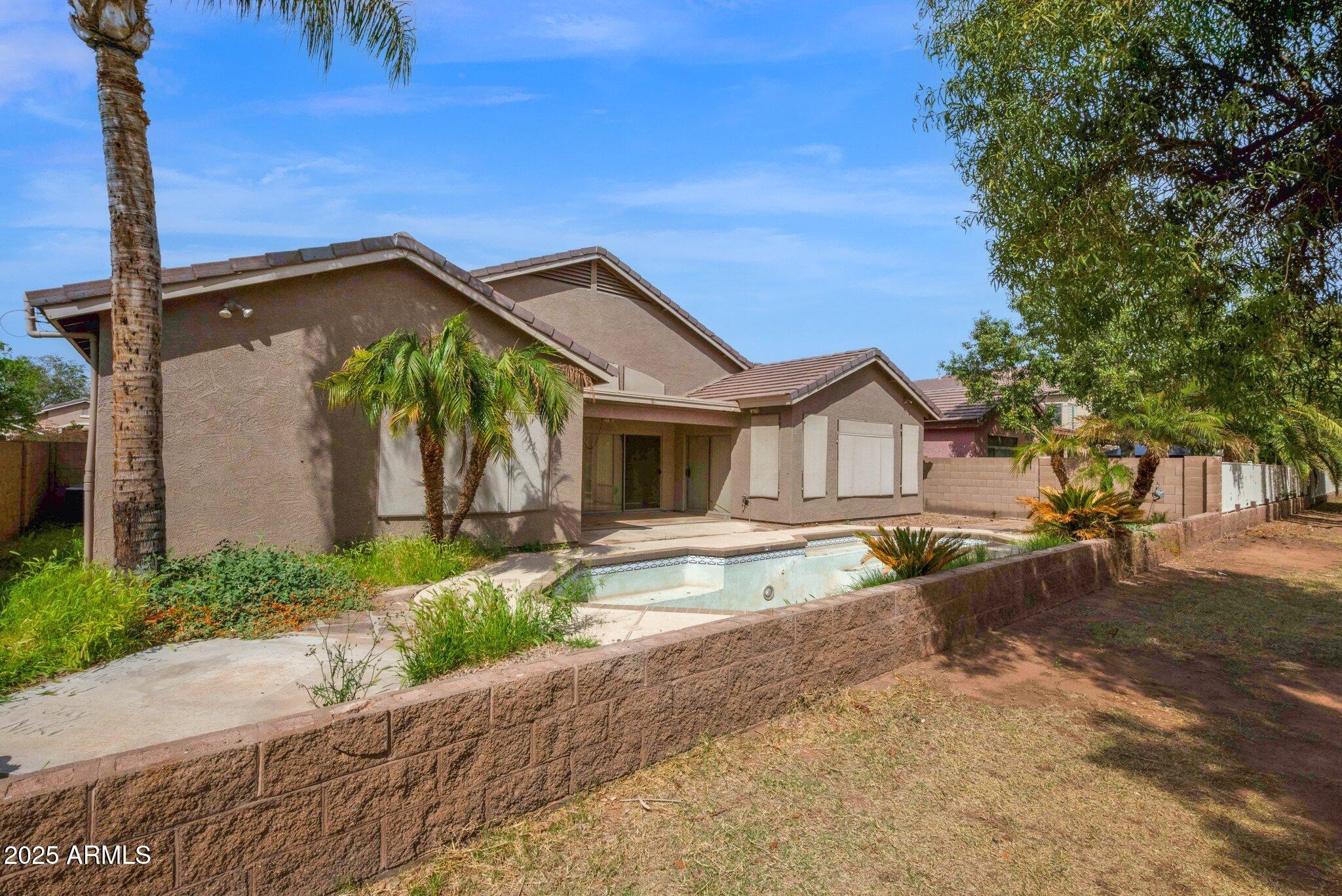 1079 S WESTERN SKIES Drive