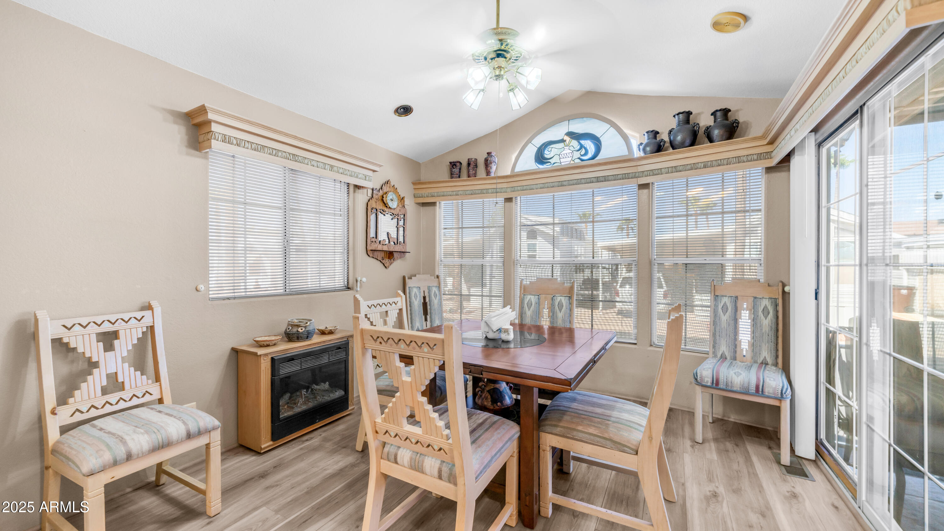 611 S IRONSTONE Drive, 611