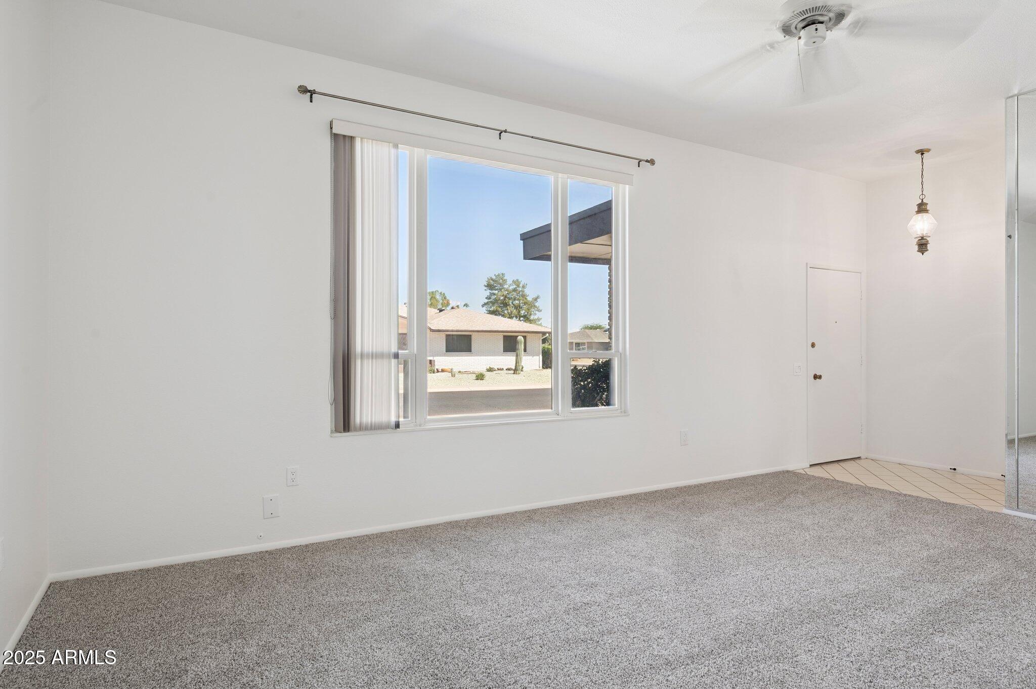 9405 W ROLLING HILLS Drive