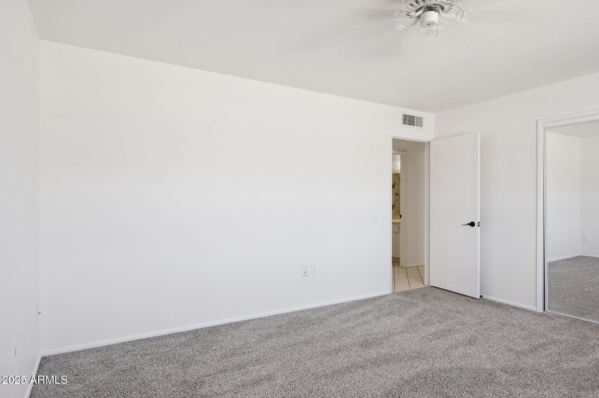 9405 W ROLLING HILLS Drive