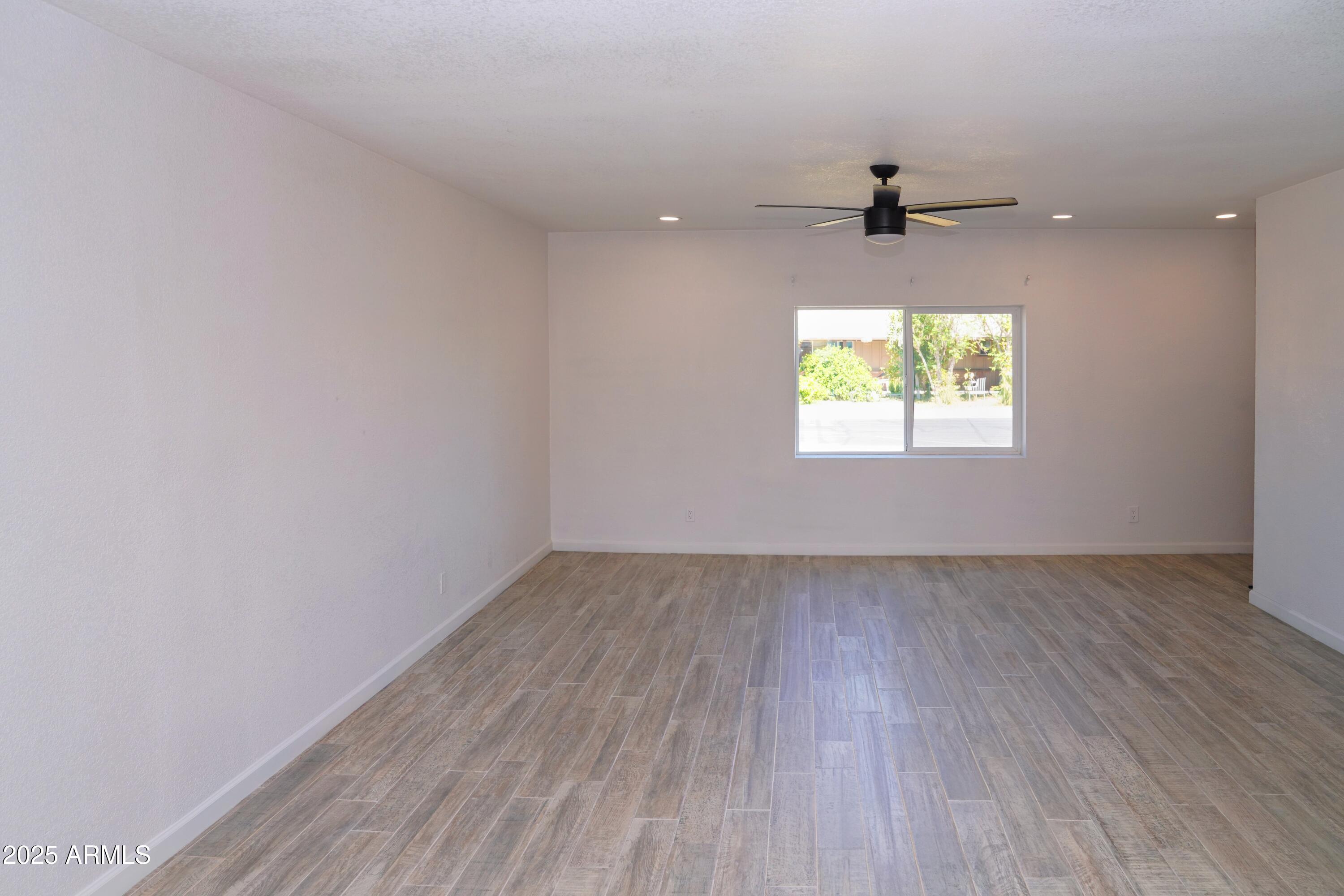 685 W SHANNON Street