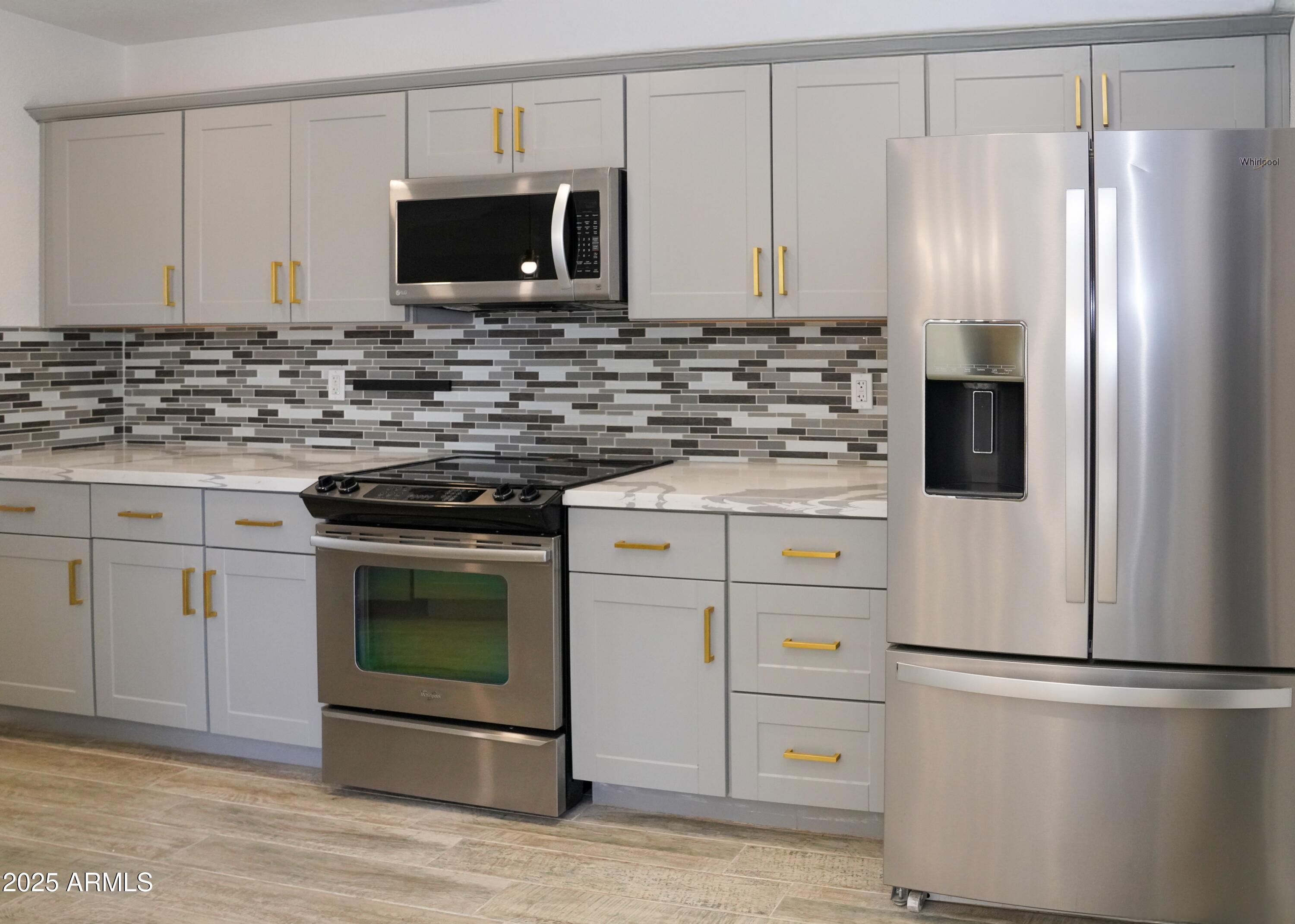 685 W SHANNON Street