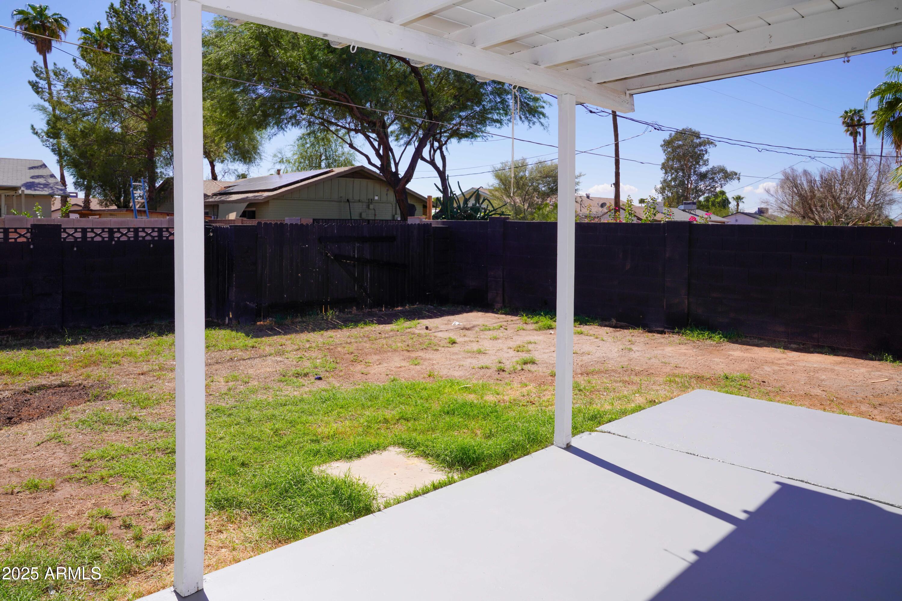 685 W SHANNON Street