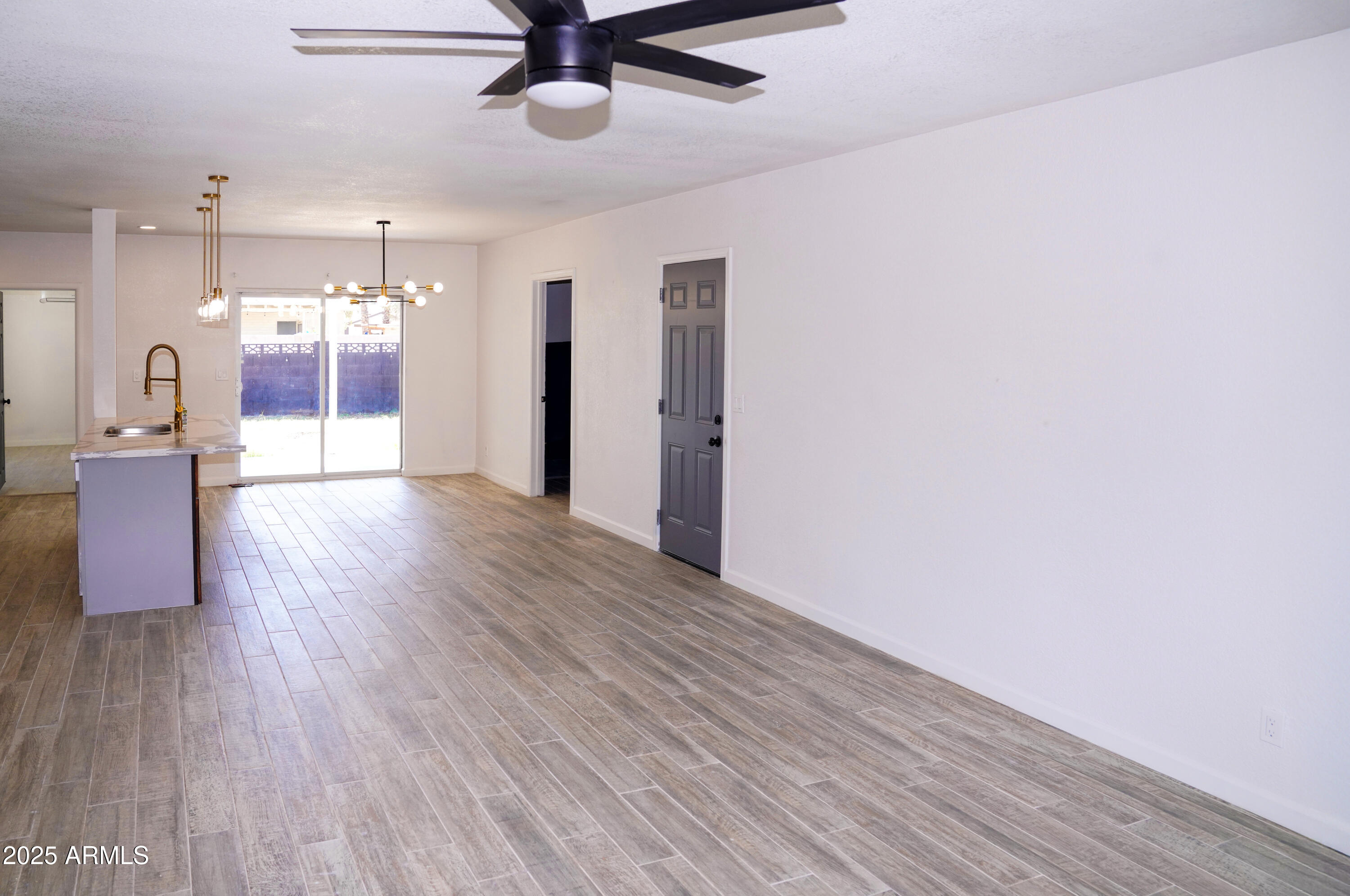 685 W SHANNON Street