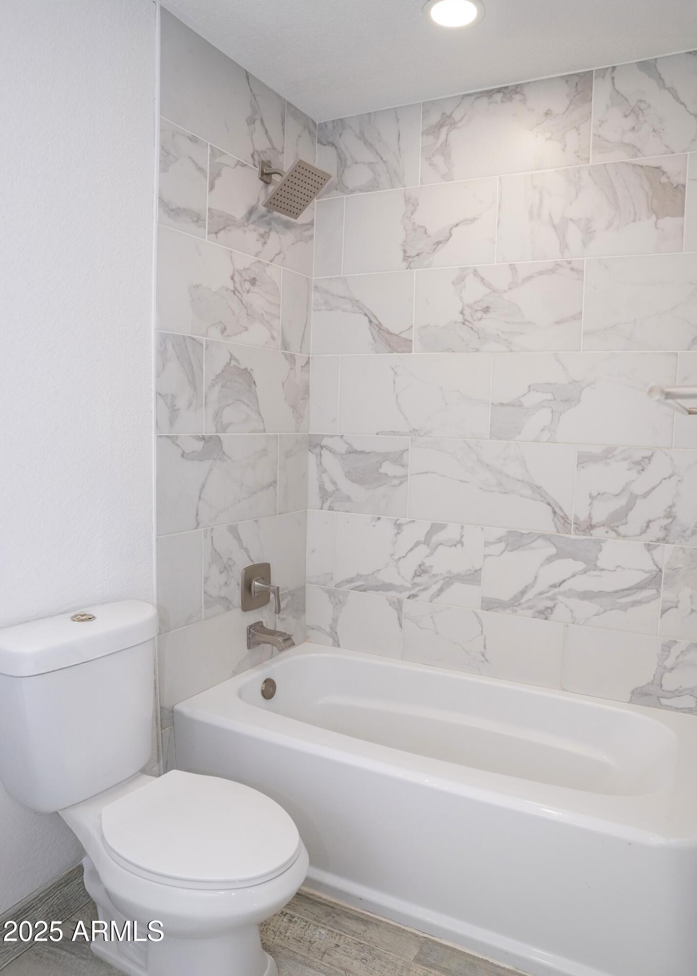 685 W SHANNON Street