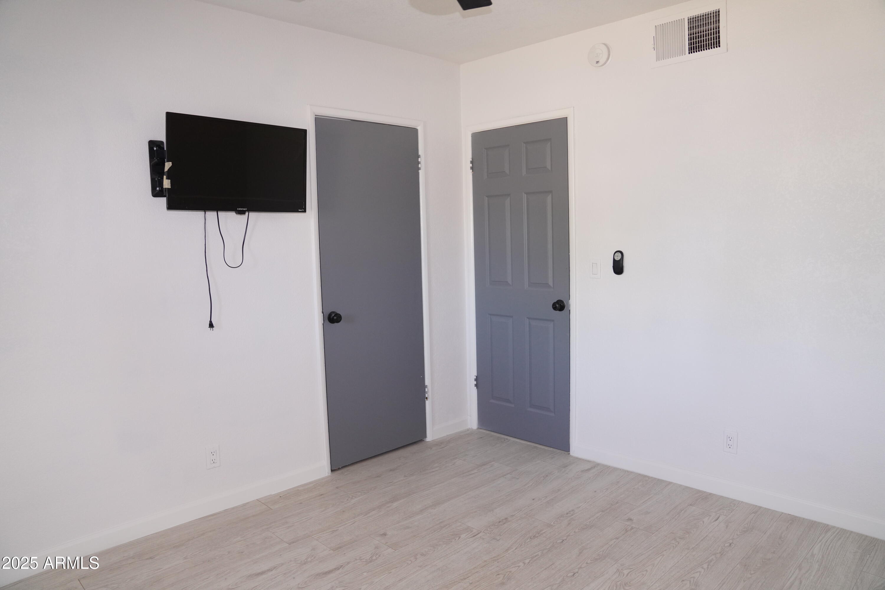 685 W SHANNON Street