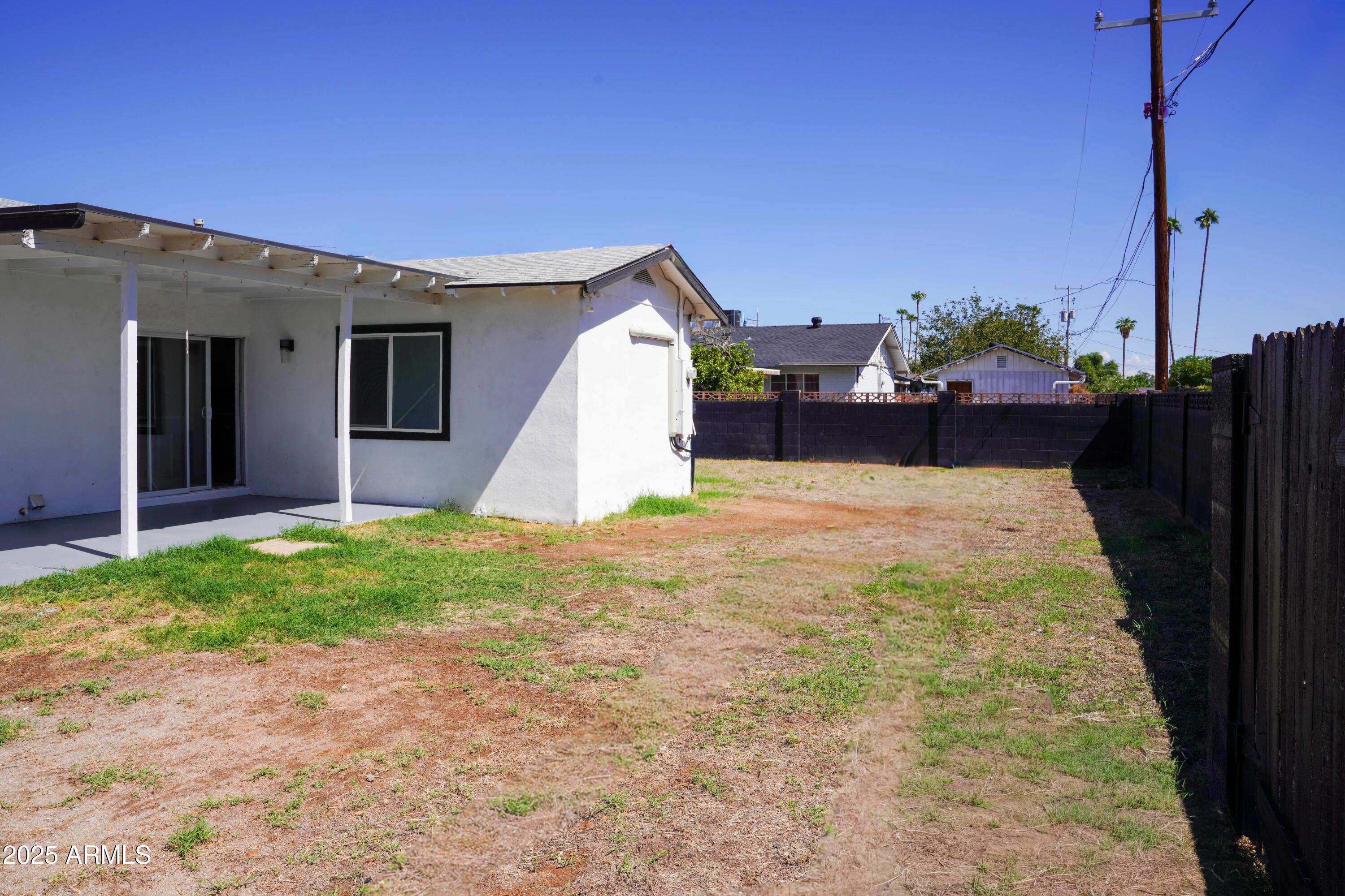 685 W SHANNON Street