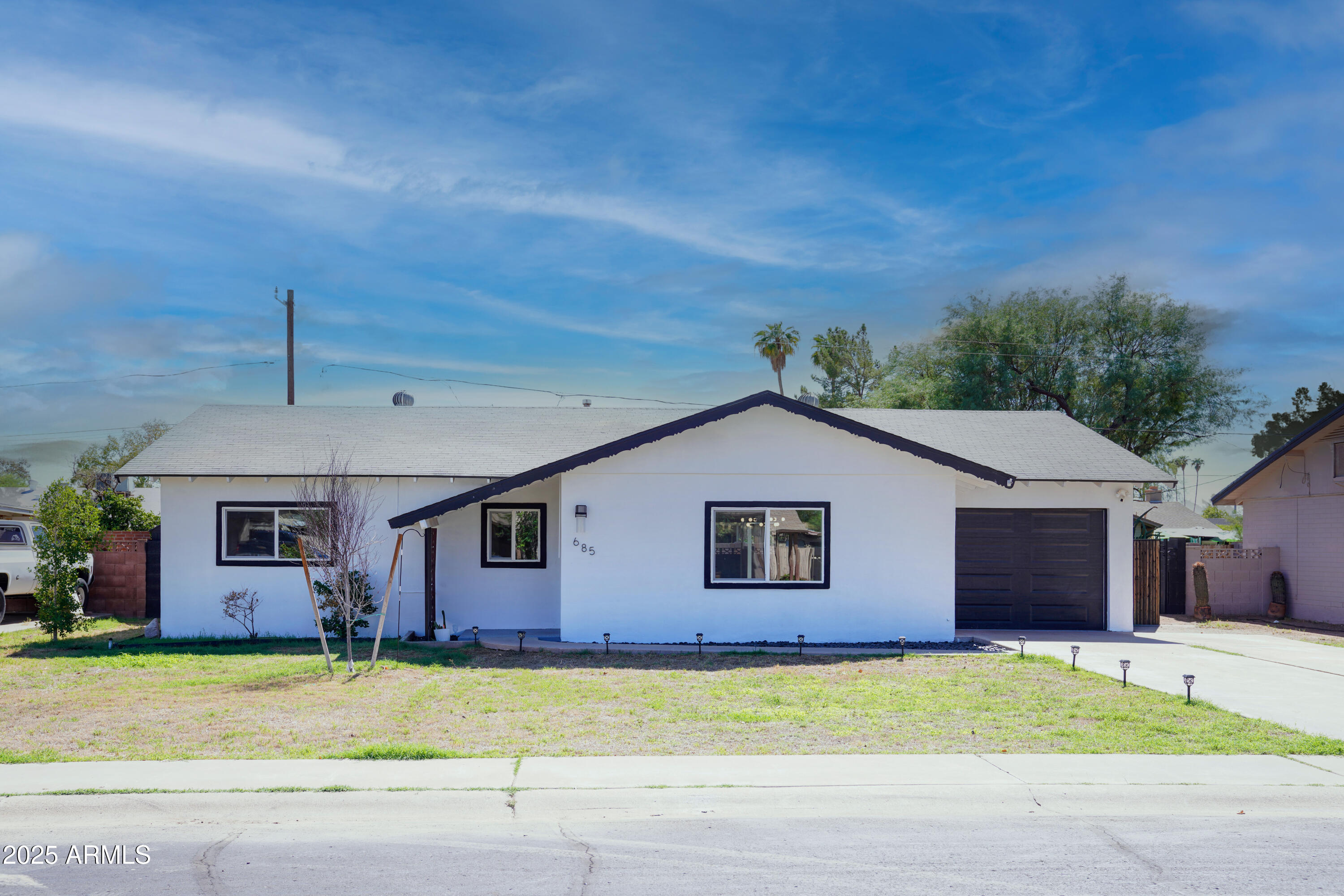 685 W SHANNON Street